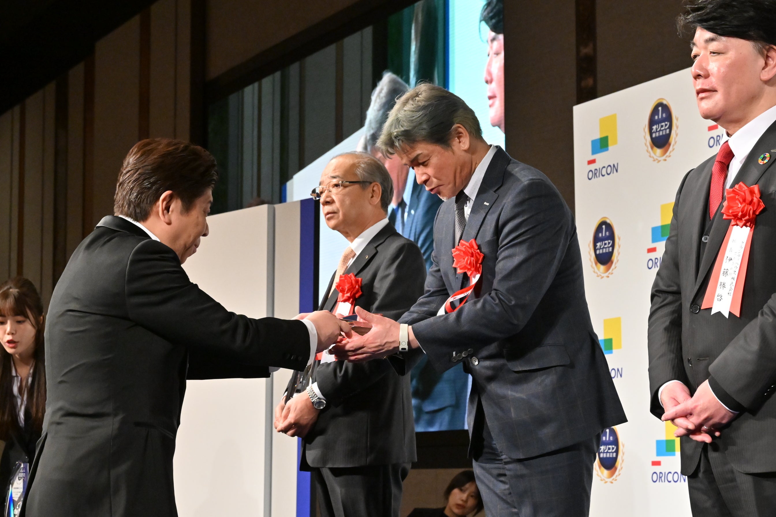 表彰される土井