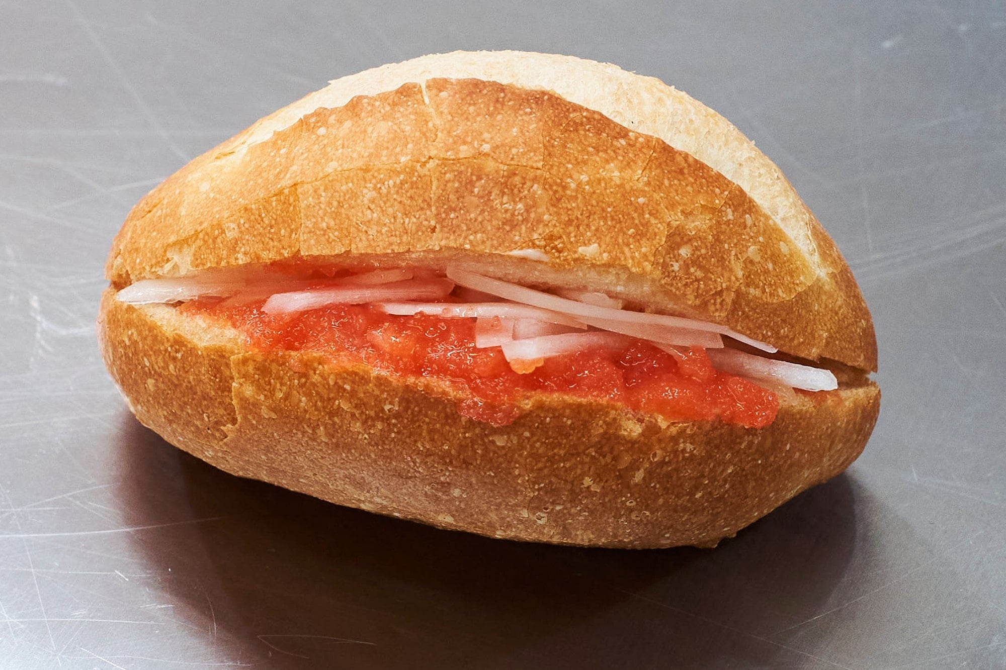 新しい福岡名物の誕生？人気No.1「福さ屋の生明太ロール」