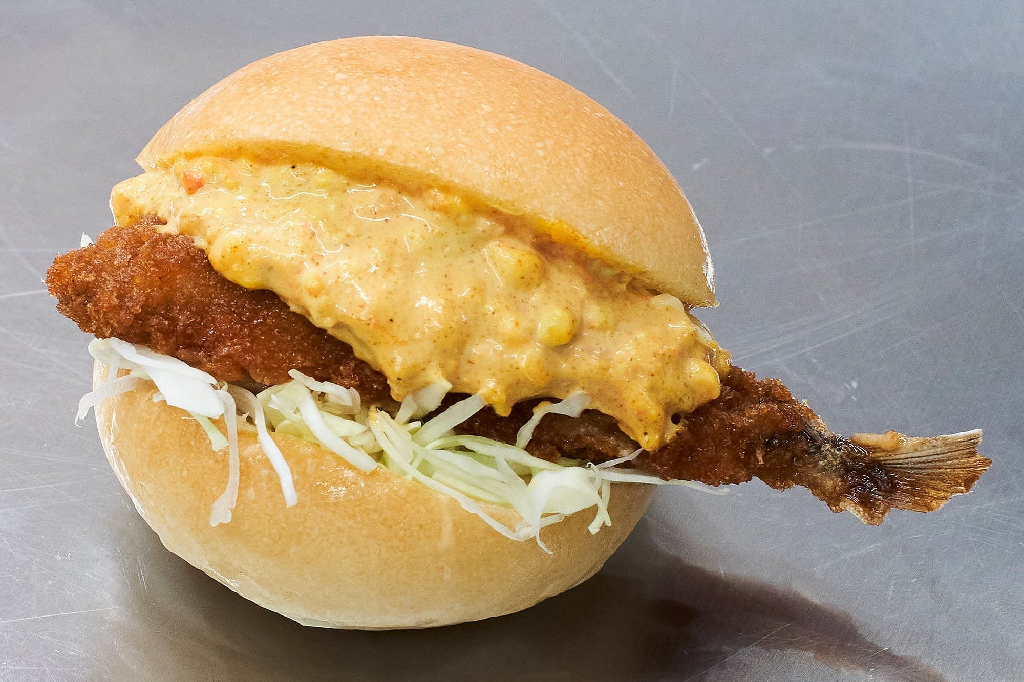 自家製カレータルタルの魚フライサンド　¥450(税込)