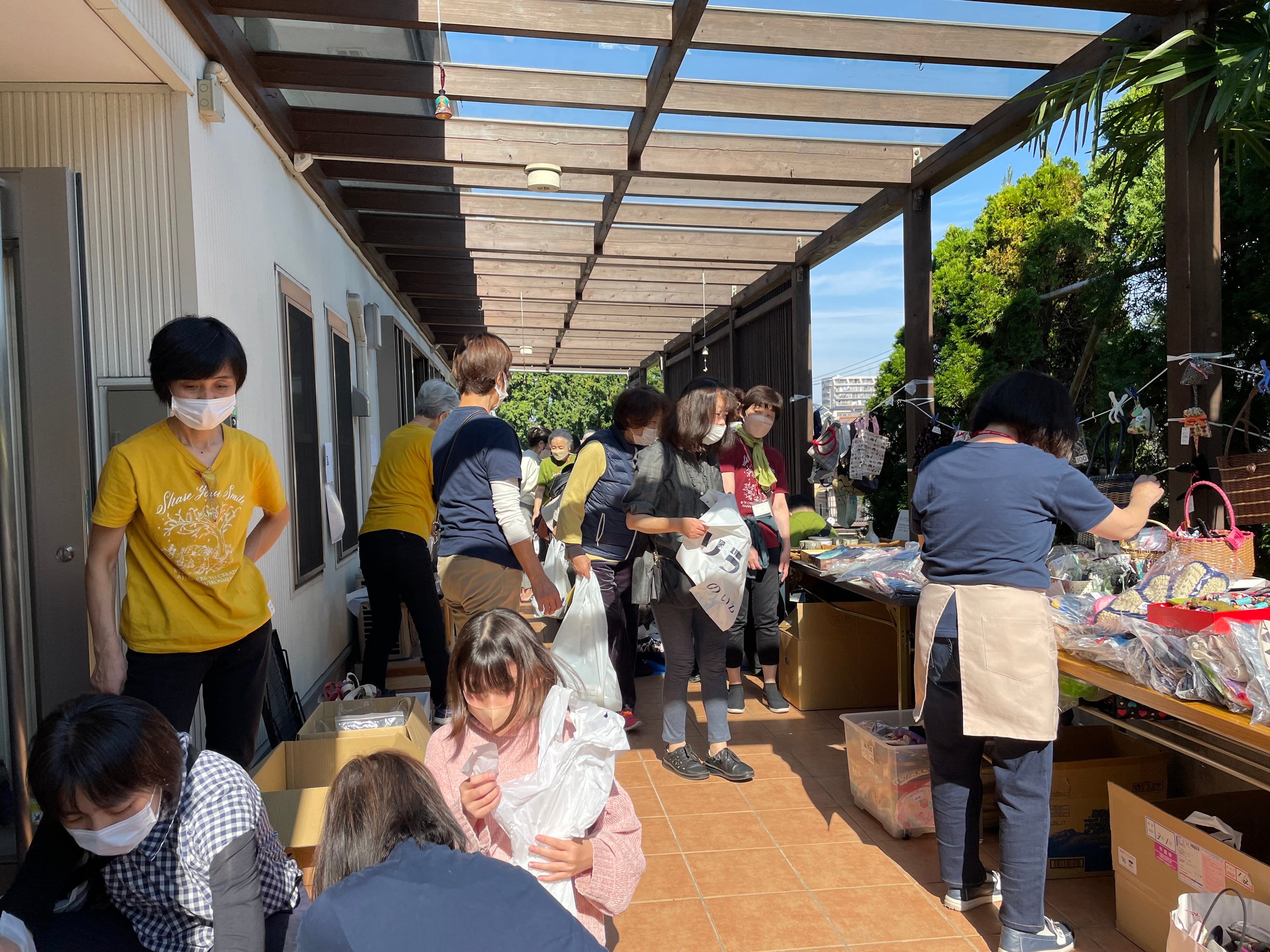 昨年のバザーの様子