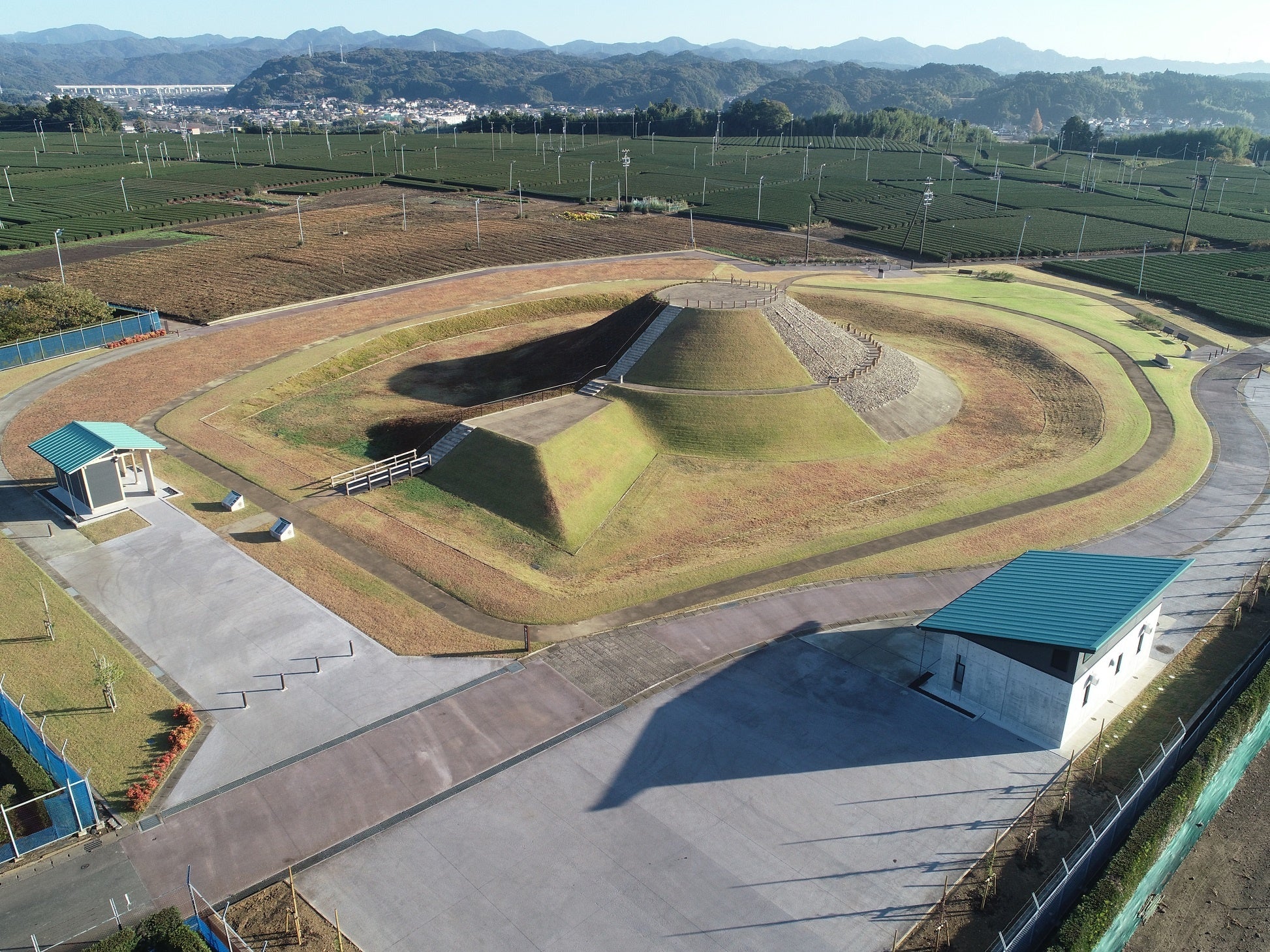 静岡県内初 国指定史跡で復元整備された和田岡古墳群 吉岡大塚