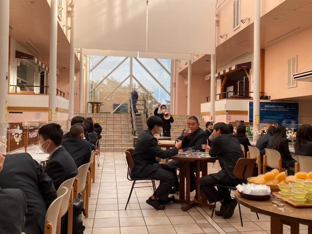 シャトレーゼ白州工場内での体験学習