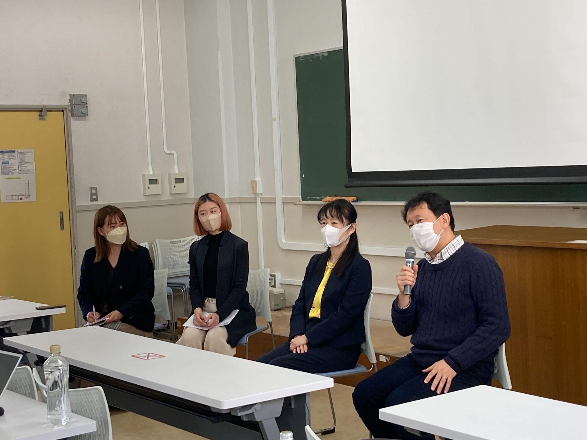 右から、NEC 池田氏、花王 久保野氏、ETIC.田村・川上