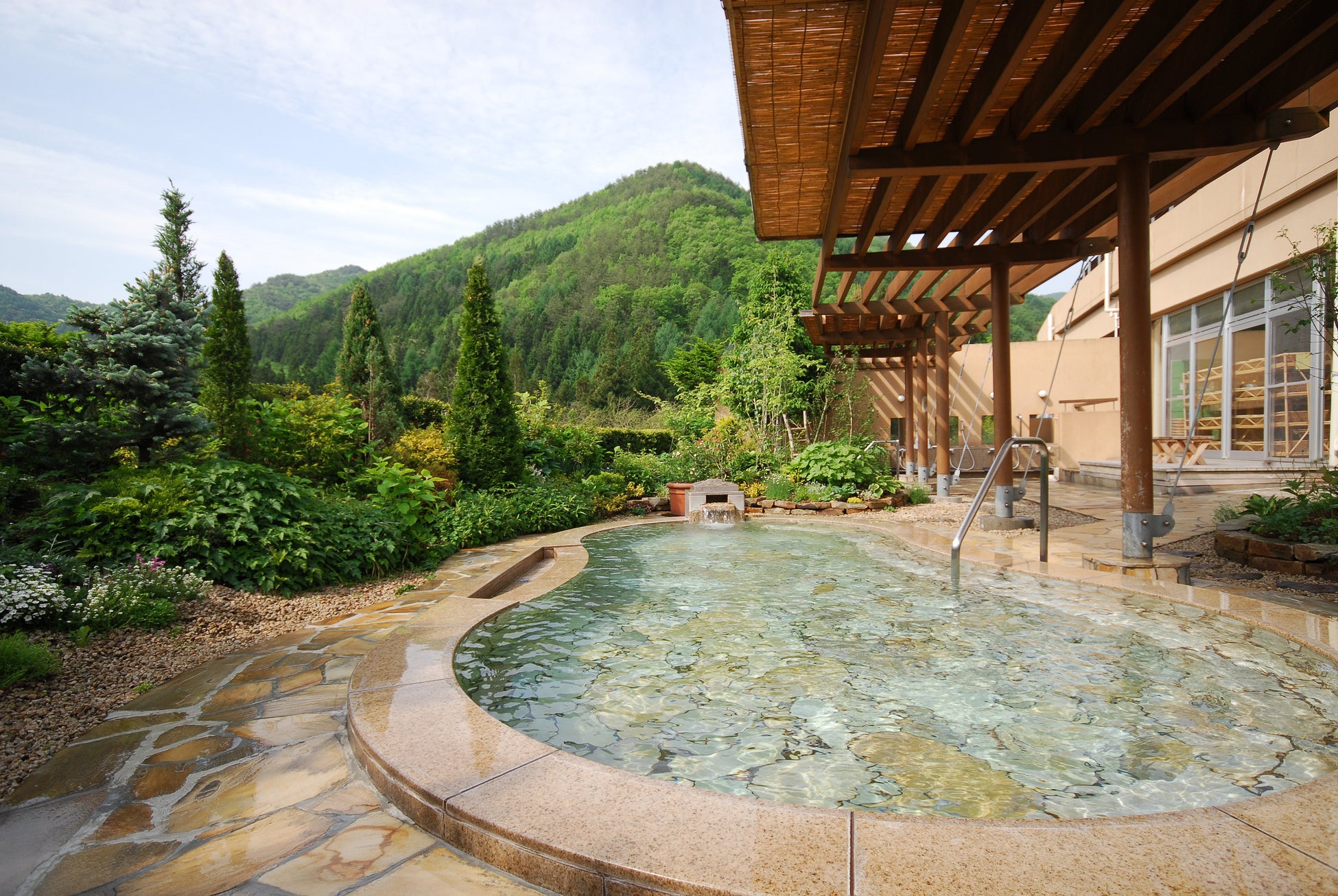 片品村「OZE-HOSHISORA GLAMPING&CAMP RESORT」