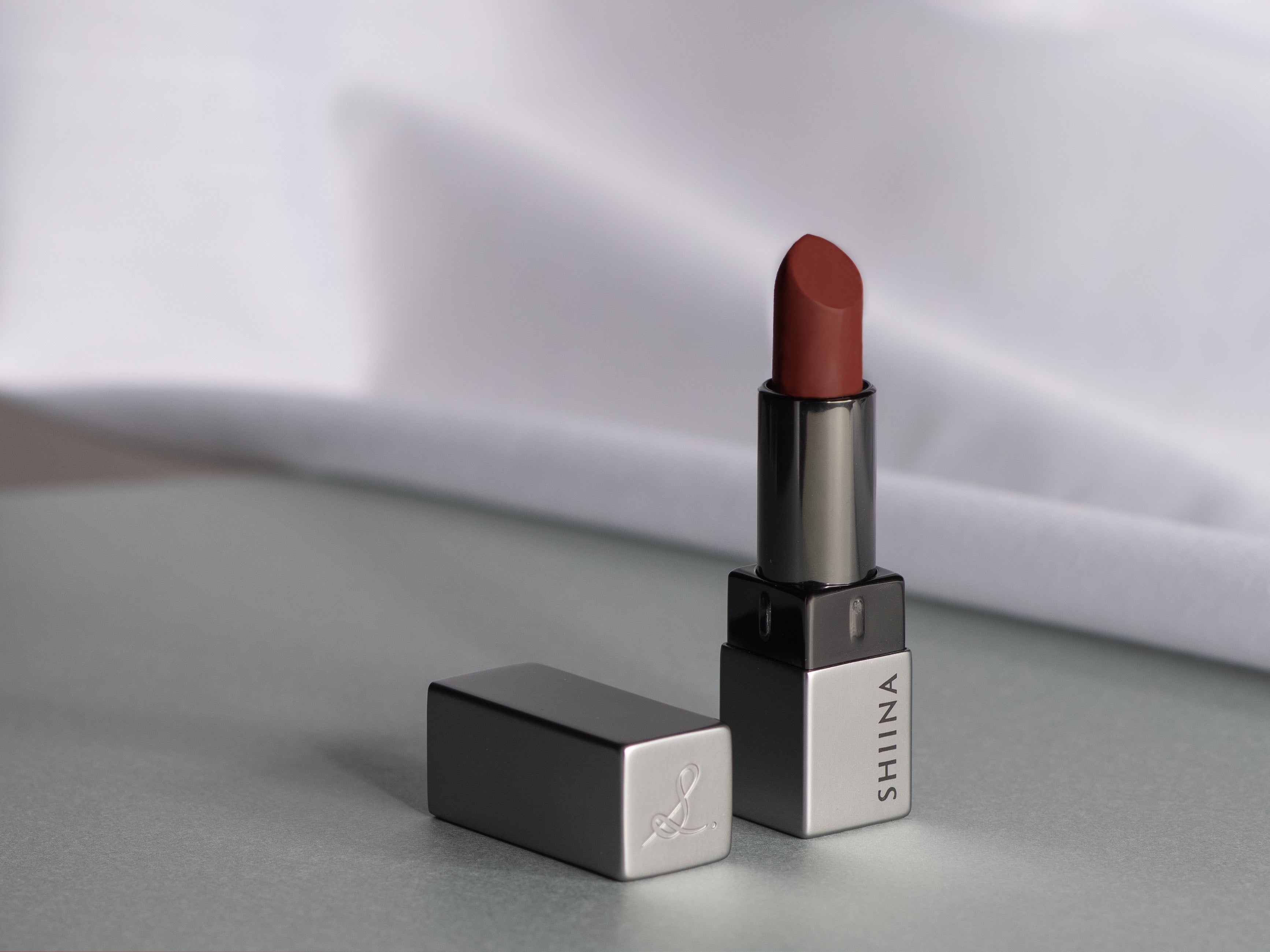 01 WINE RED　4200円