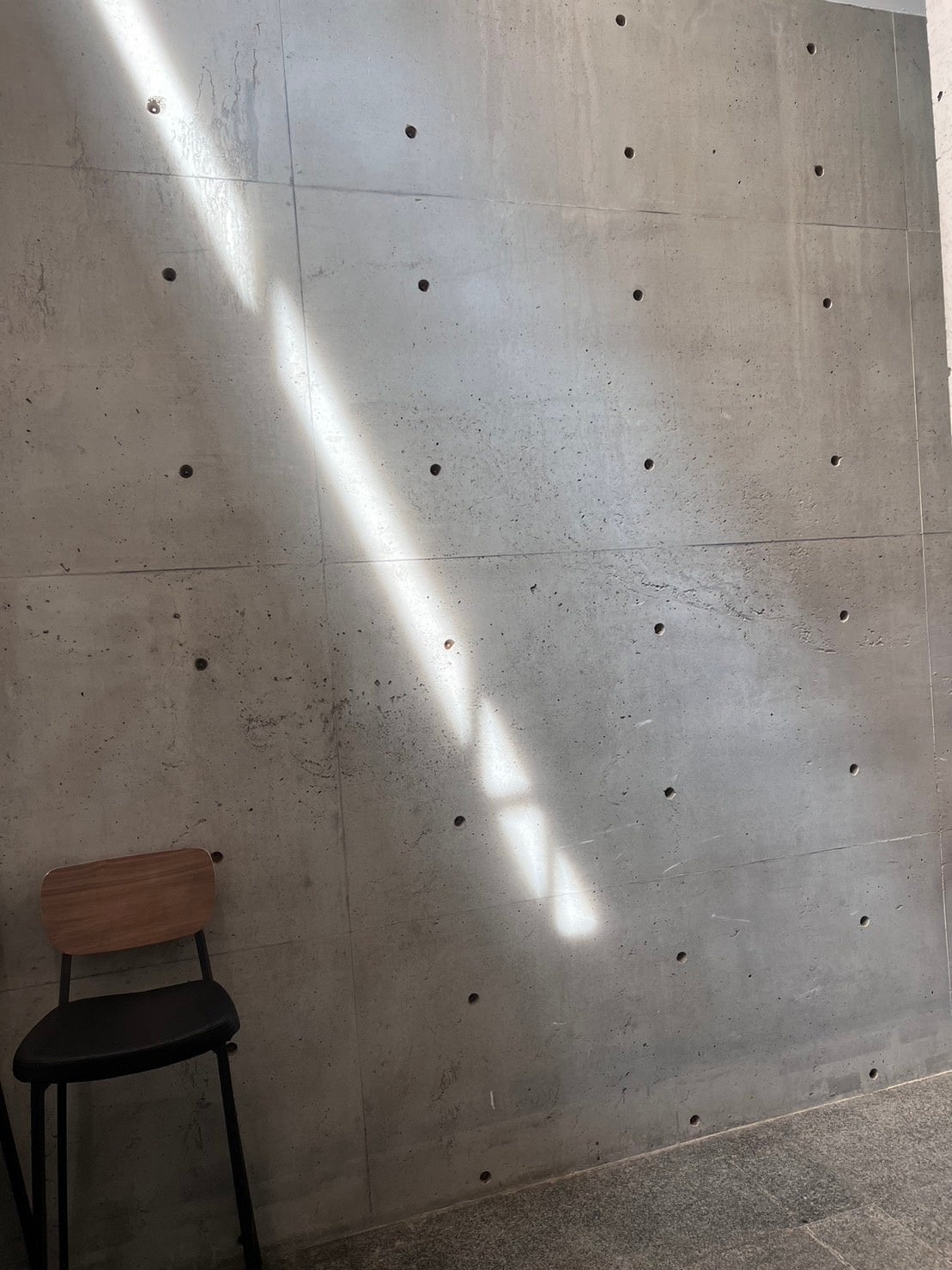 安藤忠雄建築が最大限に生かされた地下空間