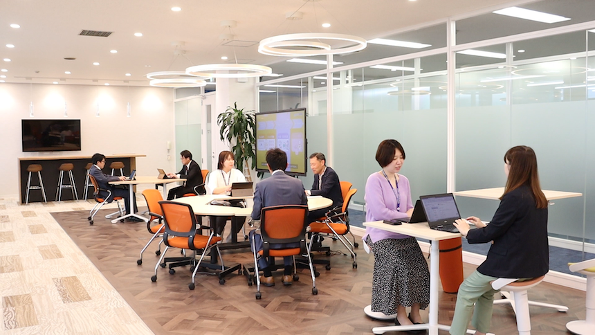 フレキシブルに使えるコミュニケーションラウンジ