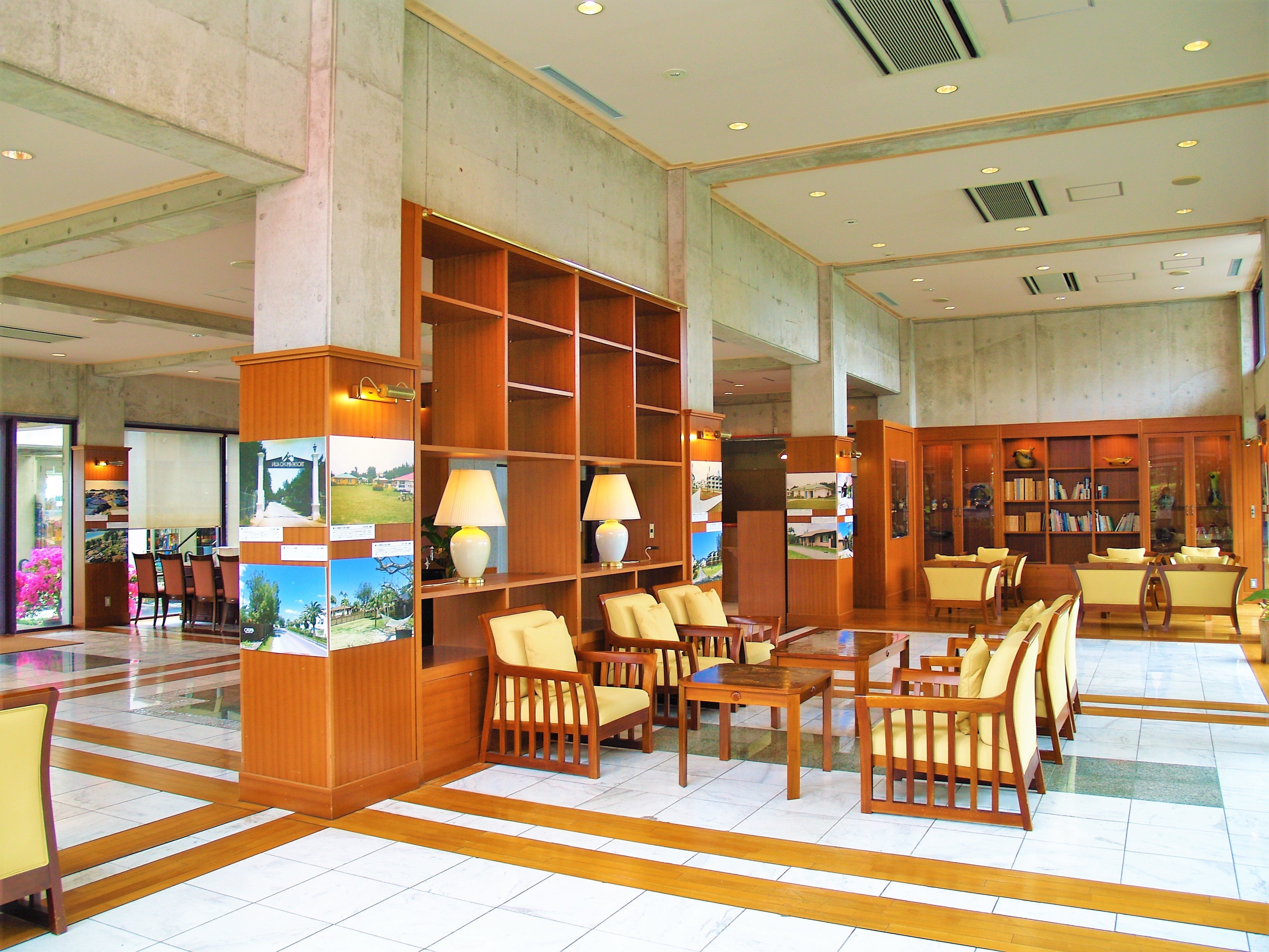  専用カウンターでのチェックイン