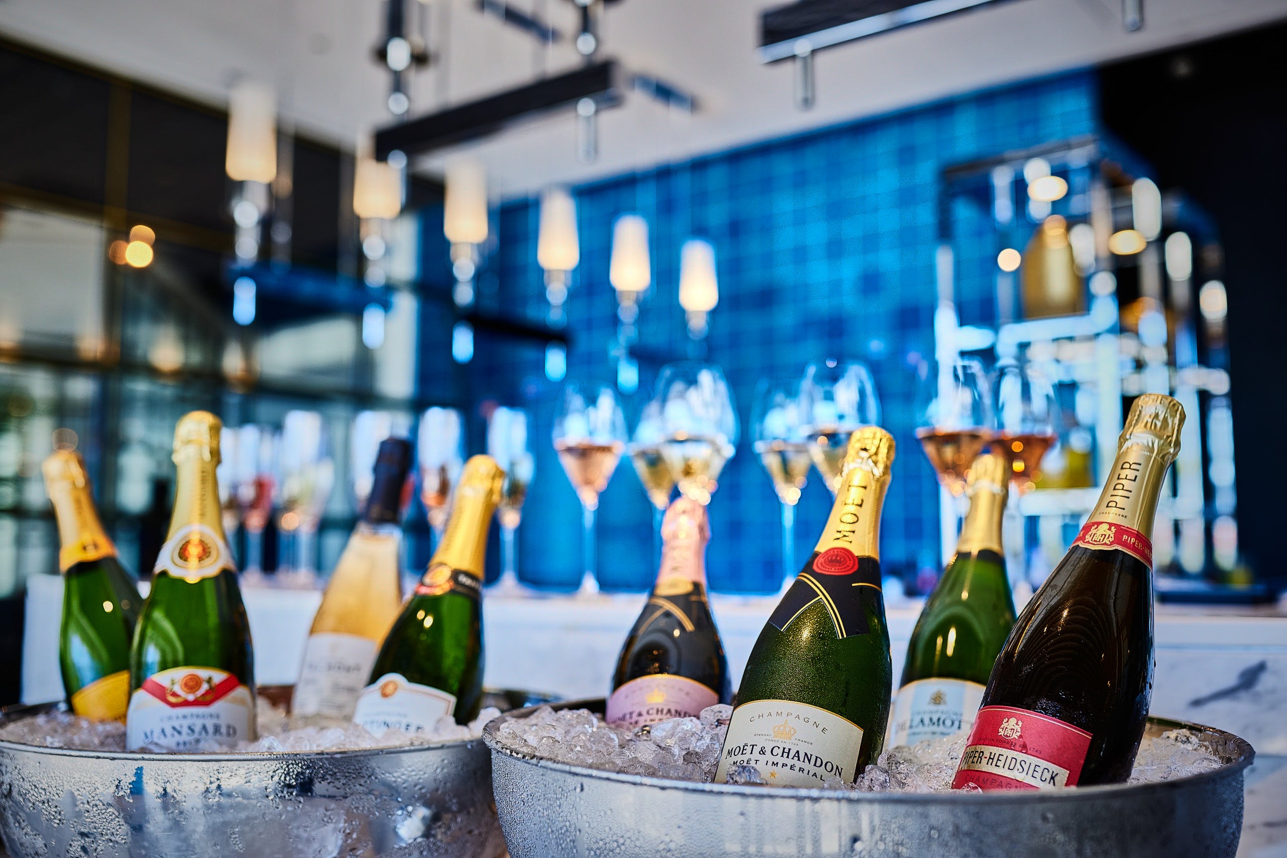 VIPプールバー「Oasis」