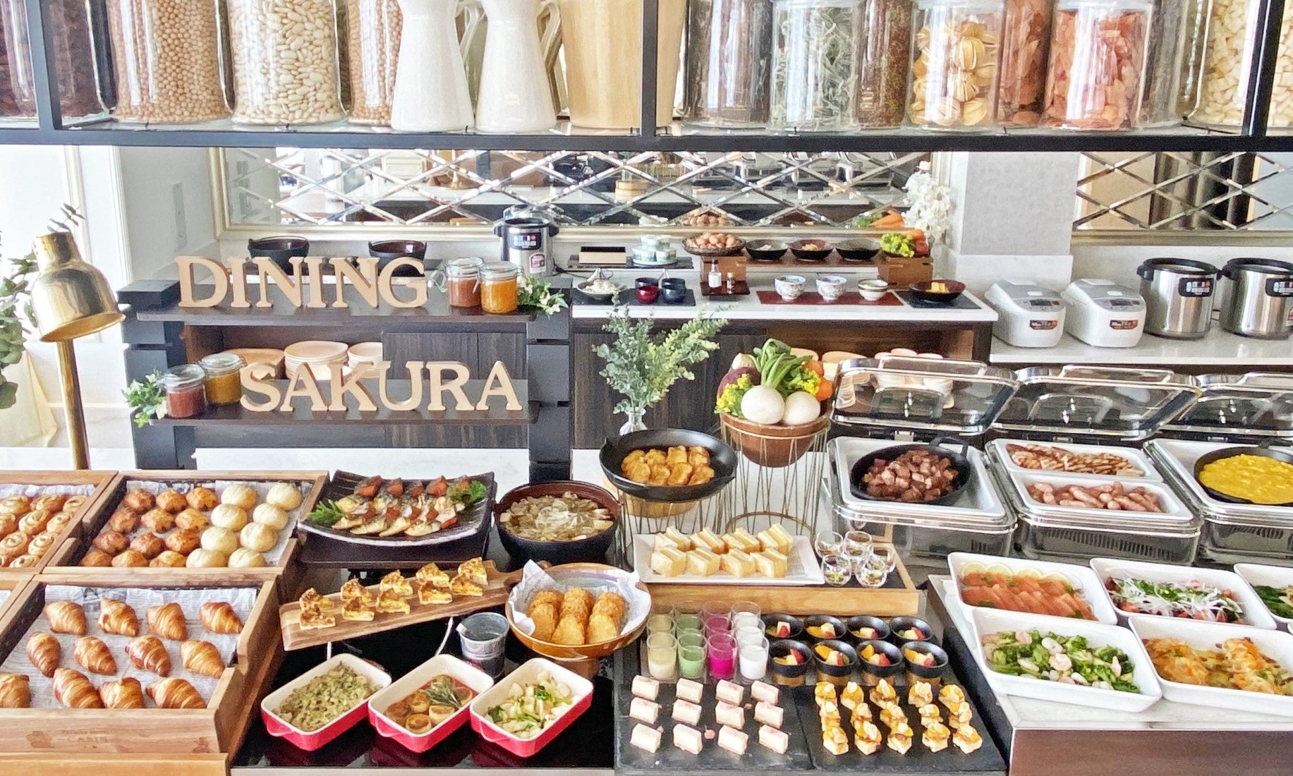 朝食ビュッフェ