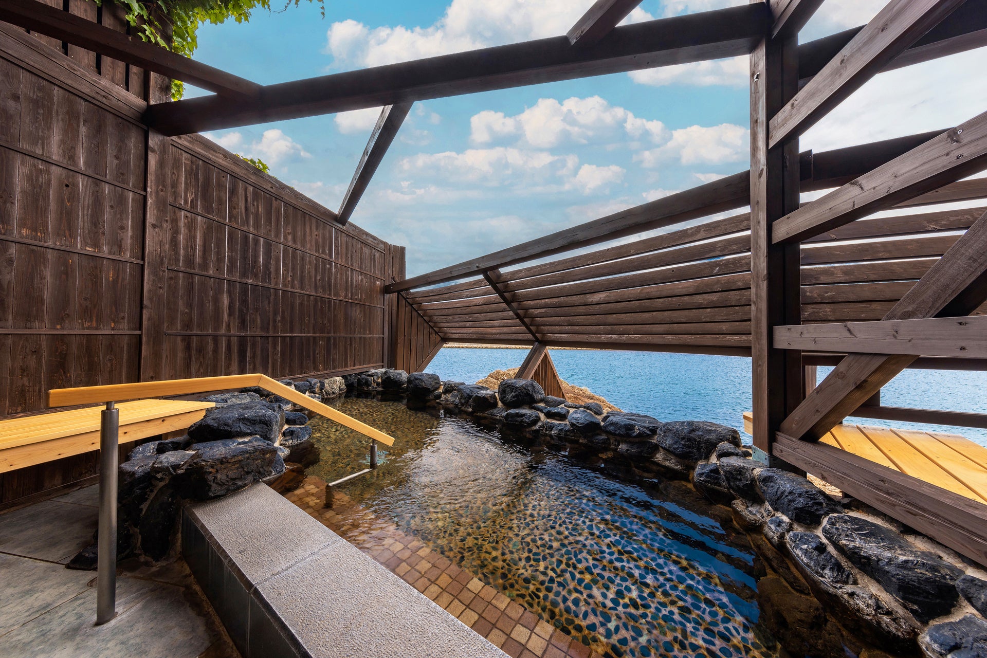 貸切露天風呂 月あかりの湯(露天風呂)