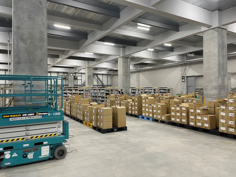 ※とらのあな新物流センター「プロロジスパーク八千代1」内外観イメージ