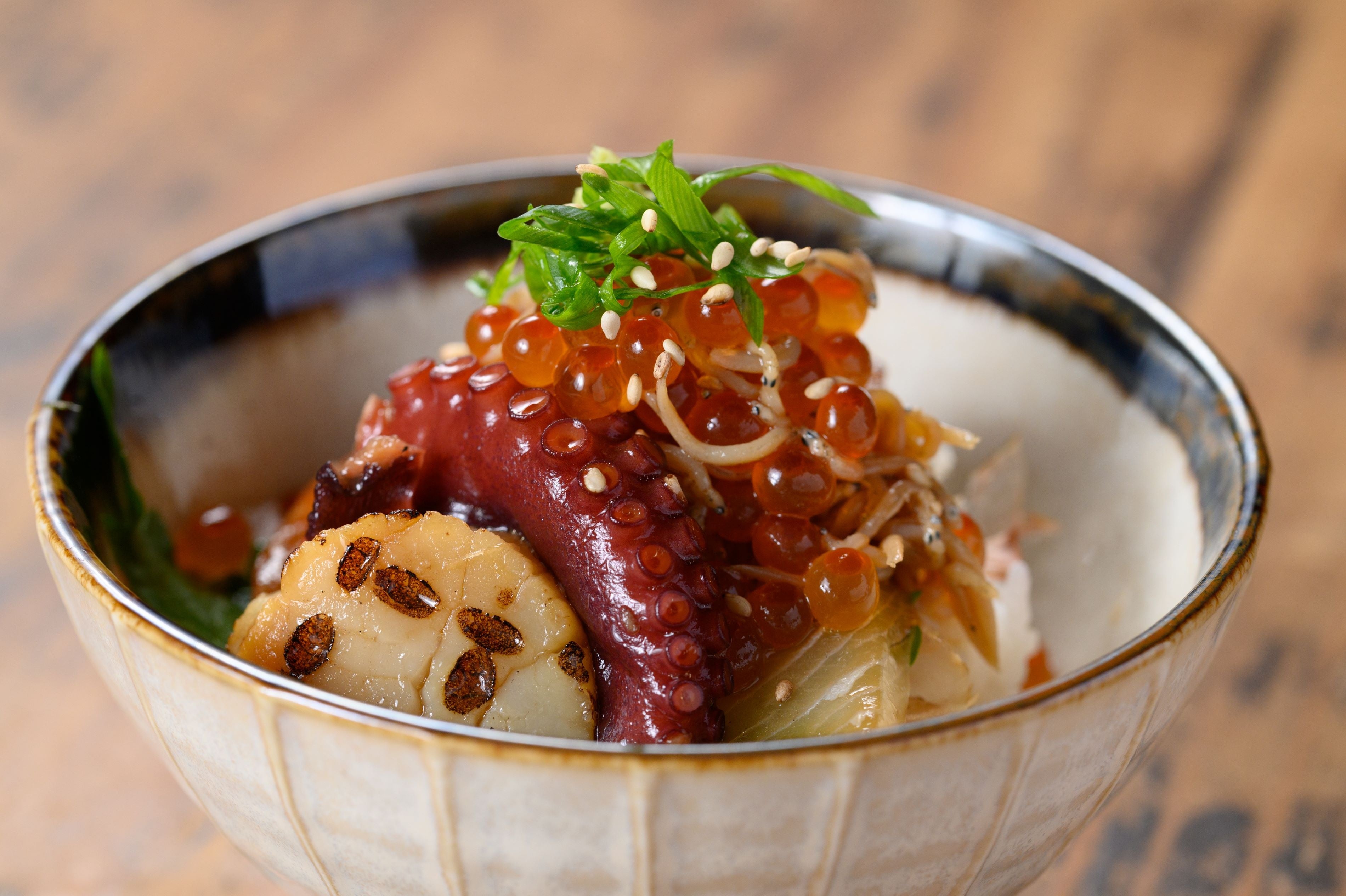 海鮮漬け丼の具