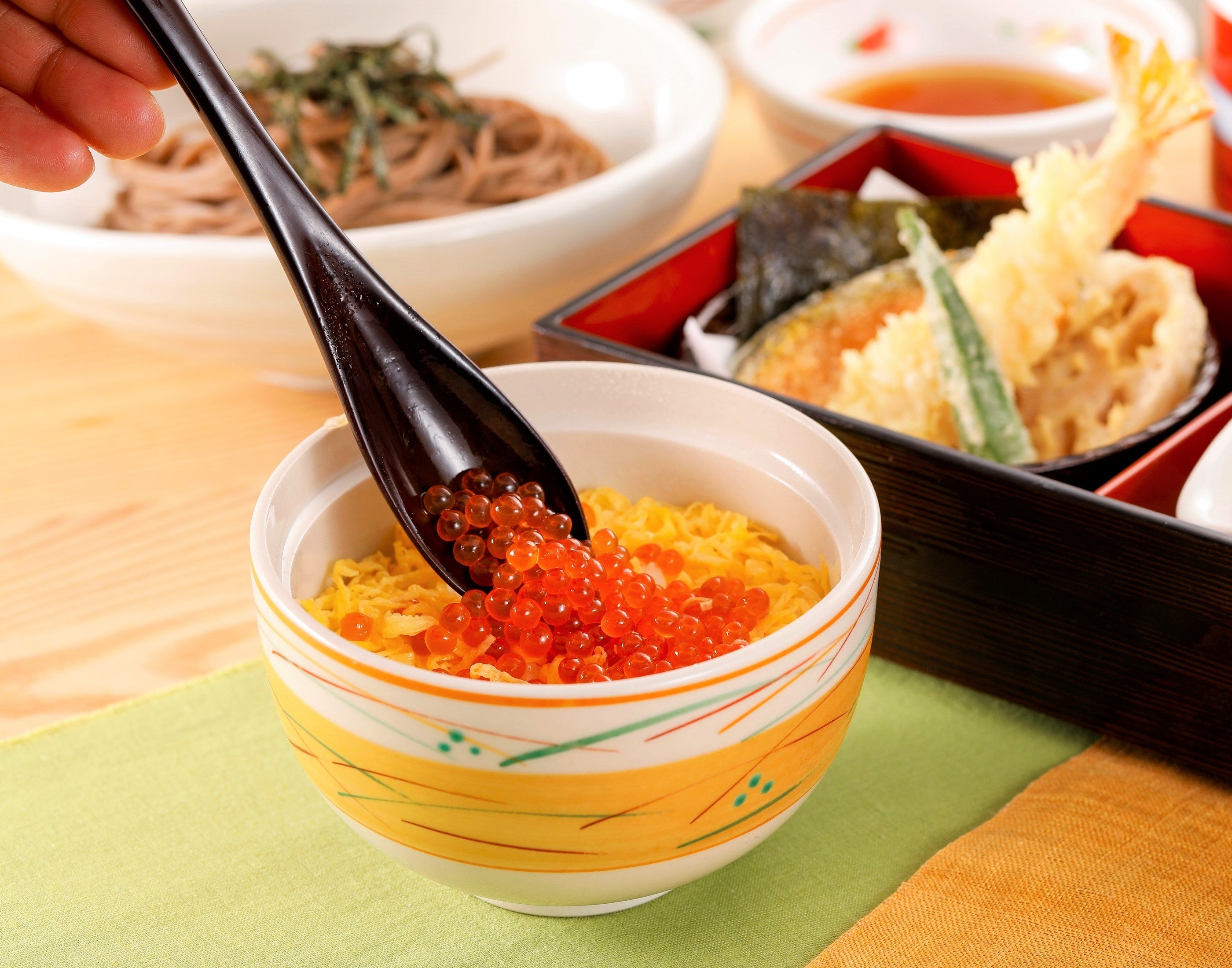 なごみ弁当ミニいくら丼