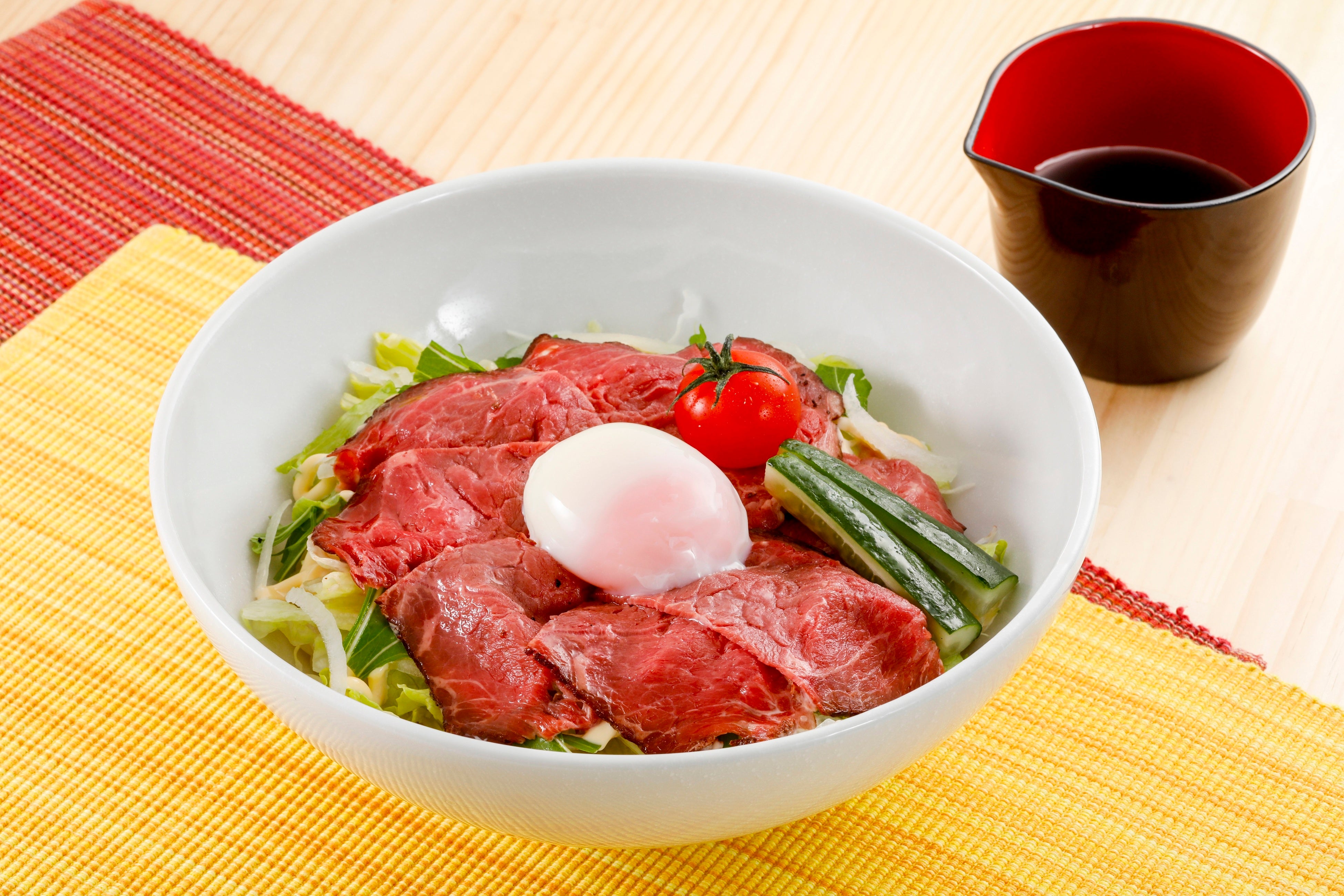 たっぷりローストビーフのサラダうどん １,３１８円