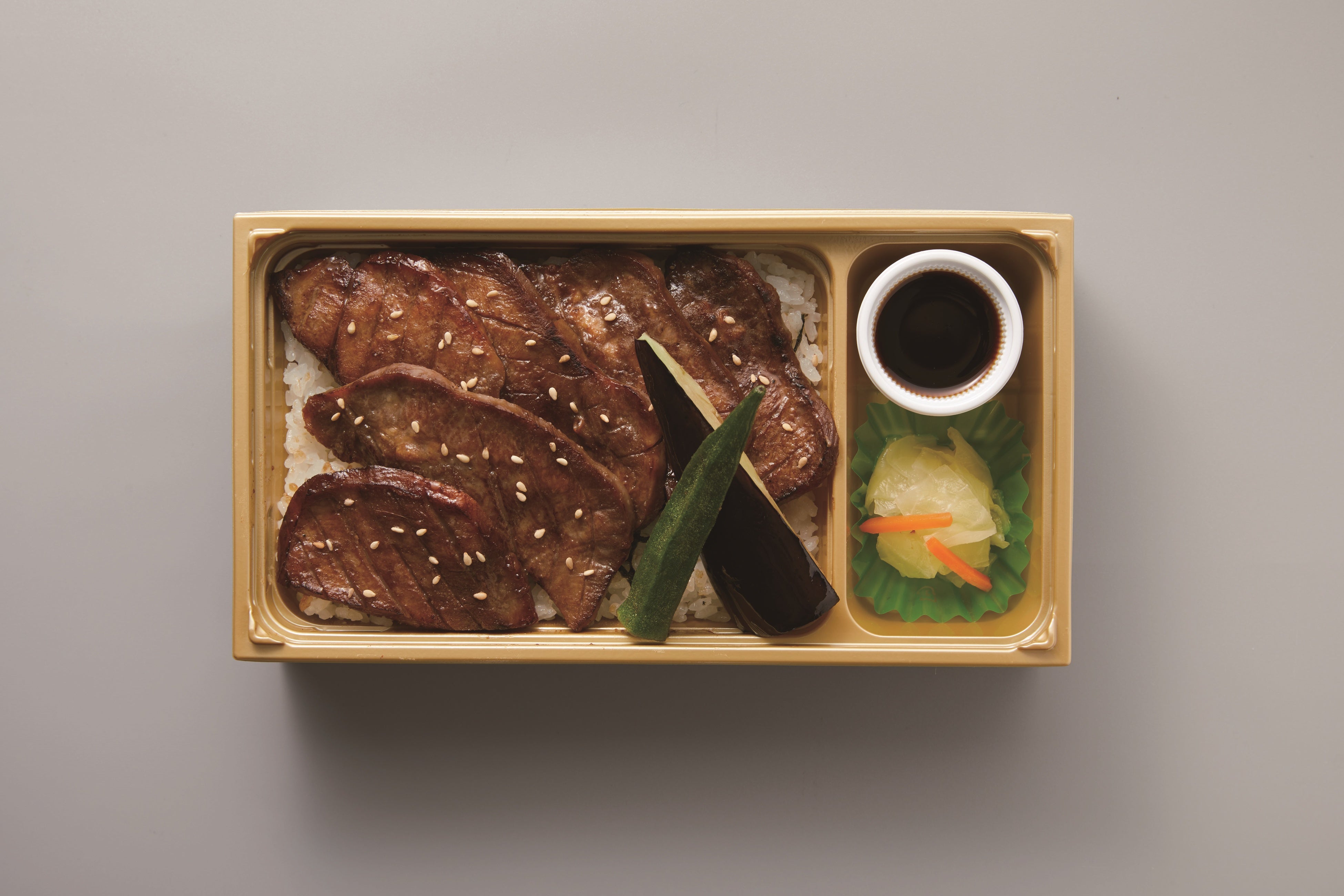 厚切り牛タンの焼肉重