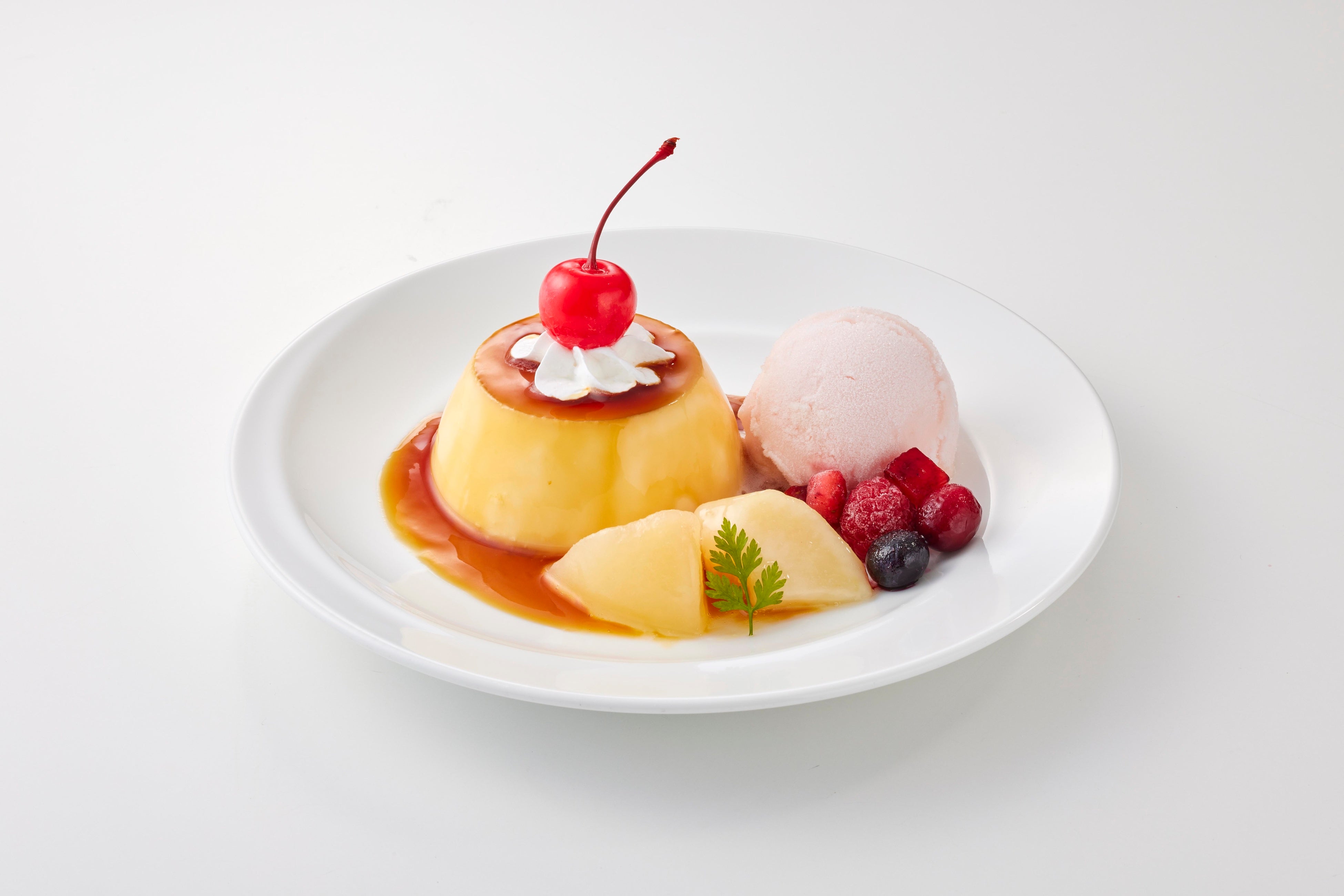 季節のプリンアラモード～白桃～　 ６５８円