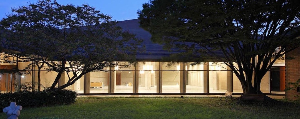 夜の千葉県立美術館