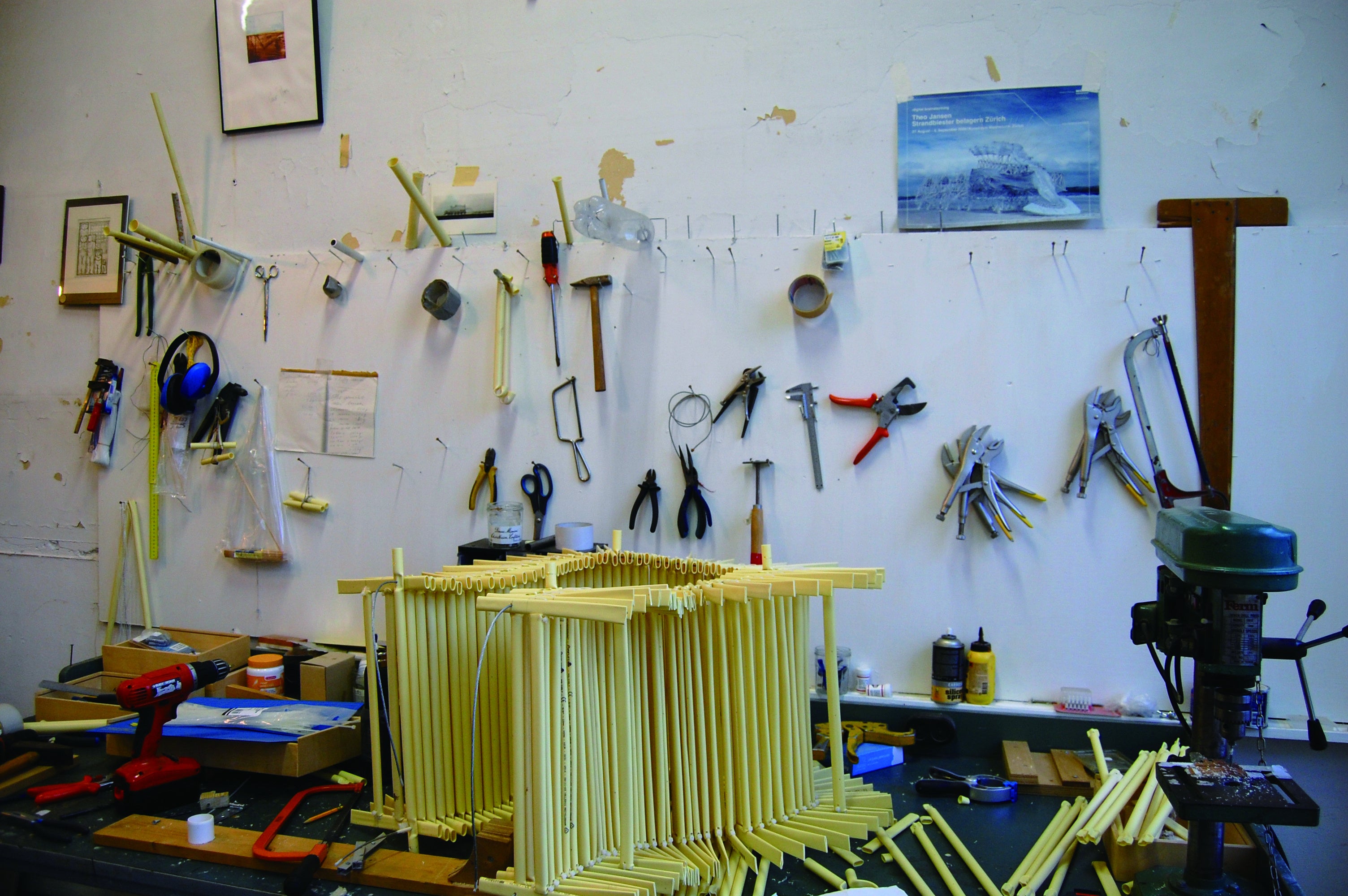 ストランドビーストを生み出す道具(c)Theo Jansen