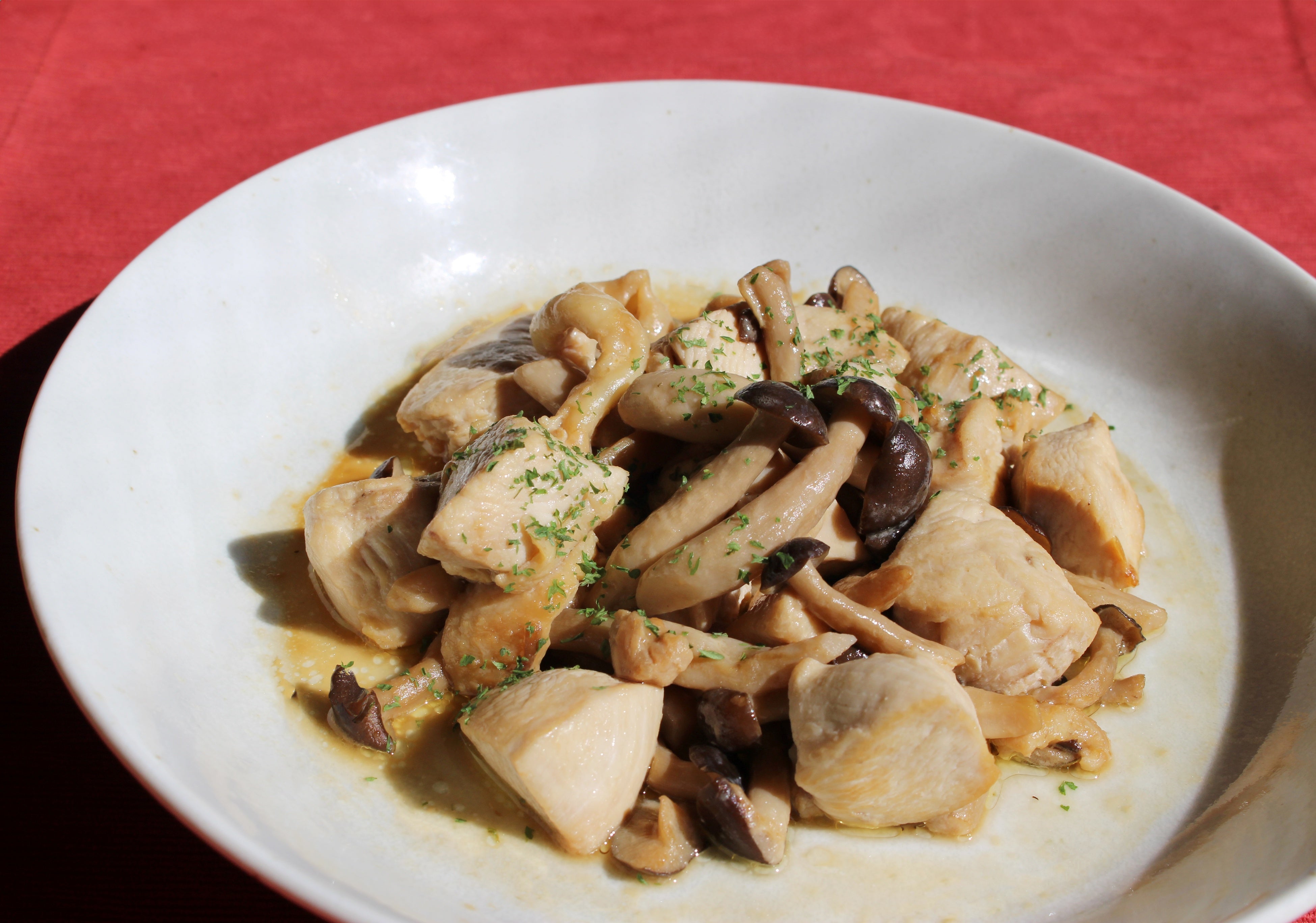 しめじと鳥むね肉のオイスターソースマヨ炒め