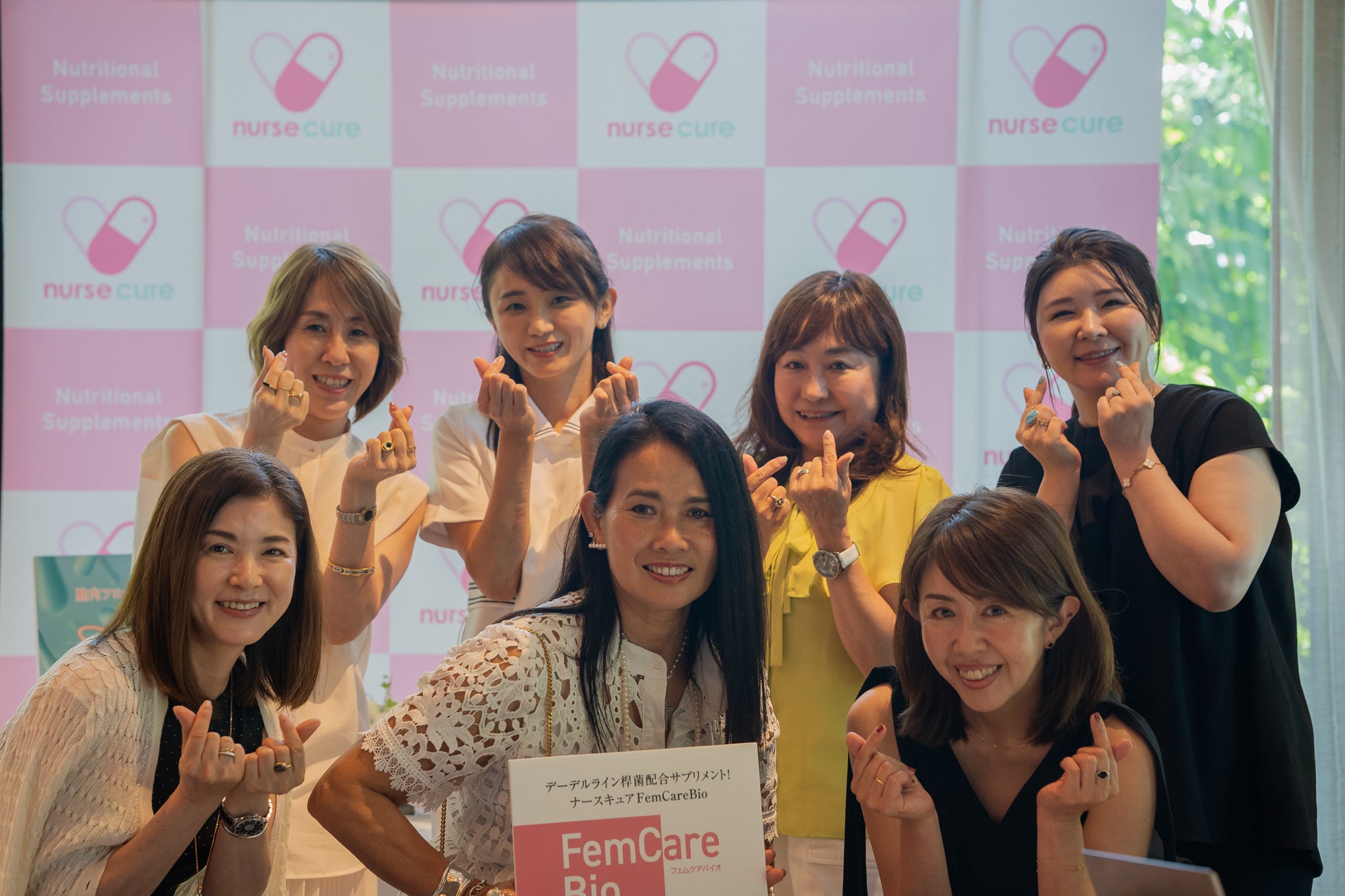 光文社　STORY・美ST　エディター・ライターの方々と和気あいあいの記念撮影