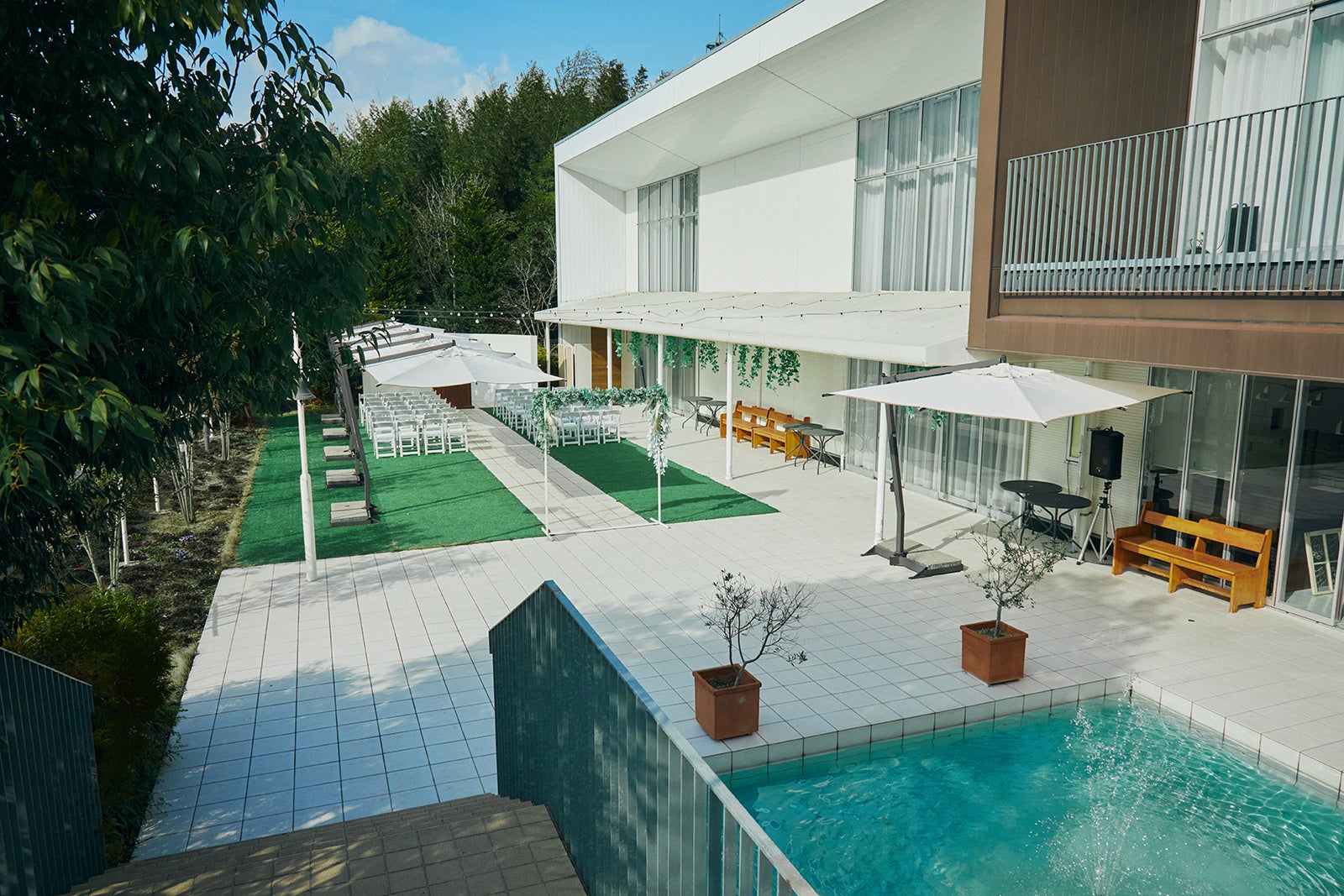 プール付きガーデン式場