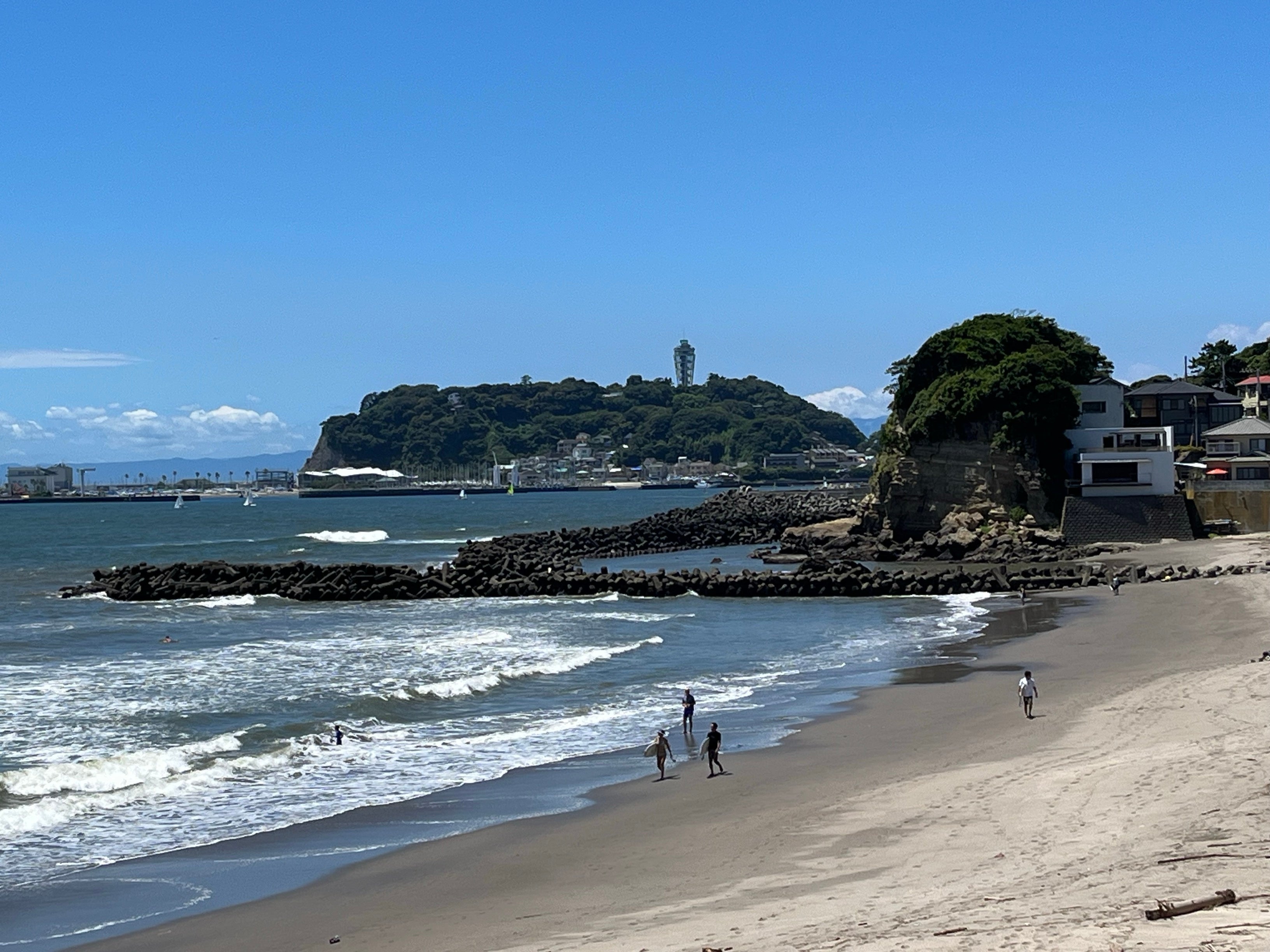 鎌高前 (少し江ノ島寄り)ビーチで開催