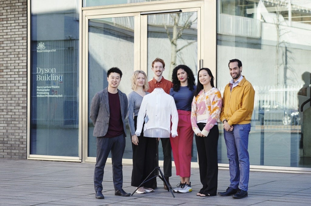 写真左：亀井潤