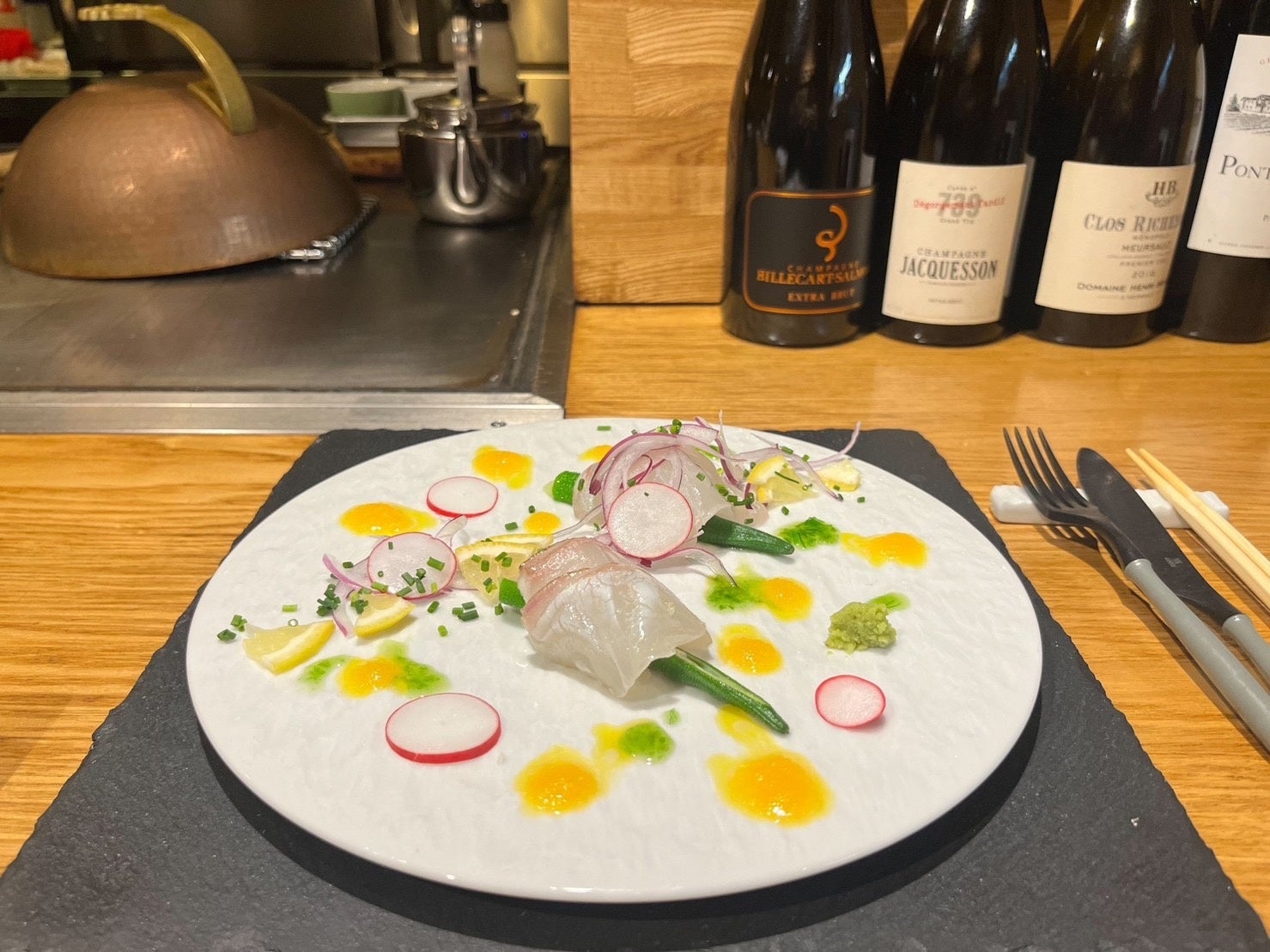 鮮魚のお刺身（※写真は真鯛のお刺身です。）