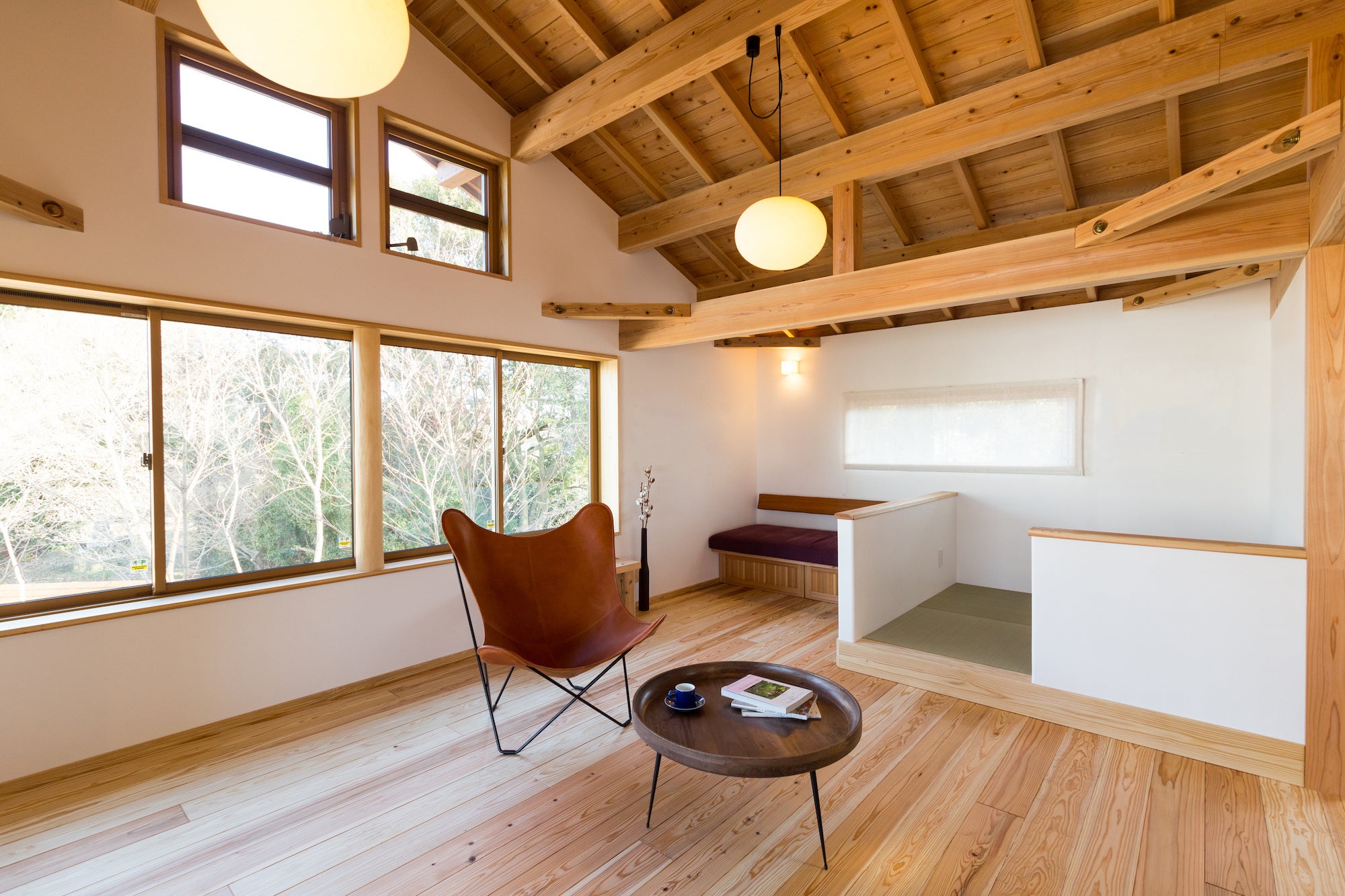 レンタルスペース　やかまし村 ／城かべ