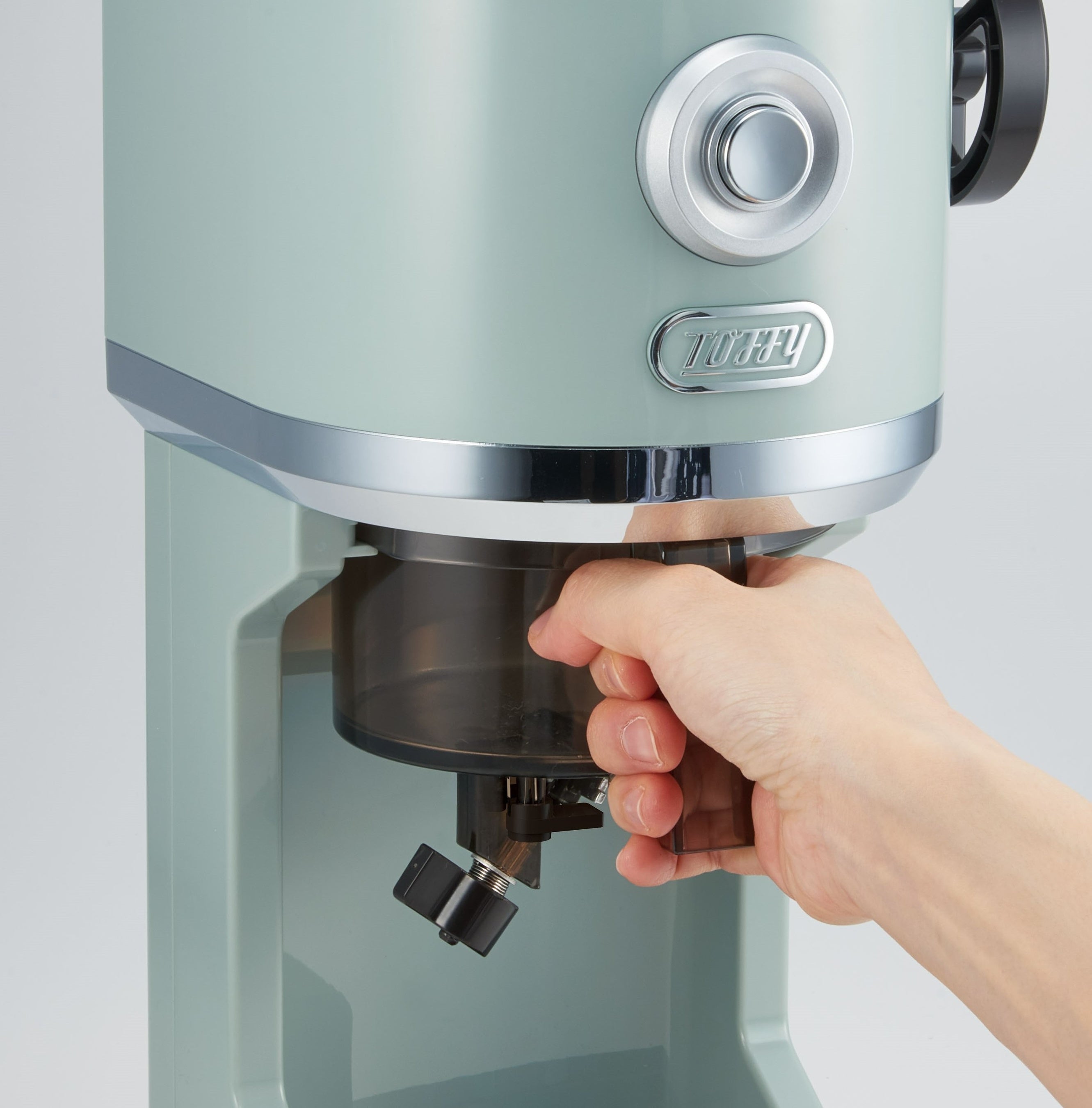 氷を手前からセット