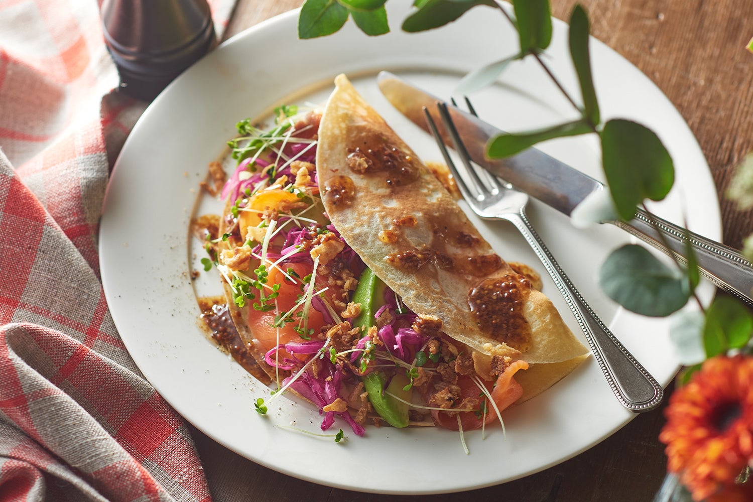 サーモンアボガドクレープ