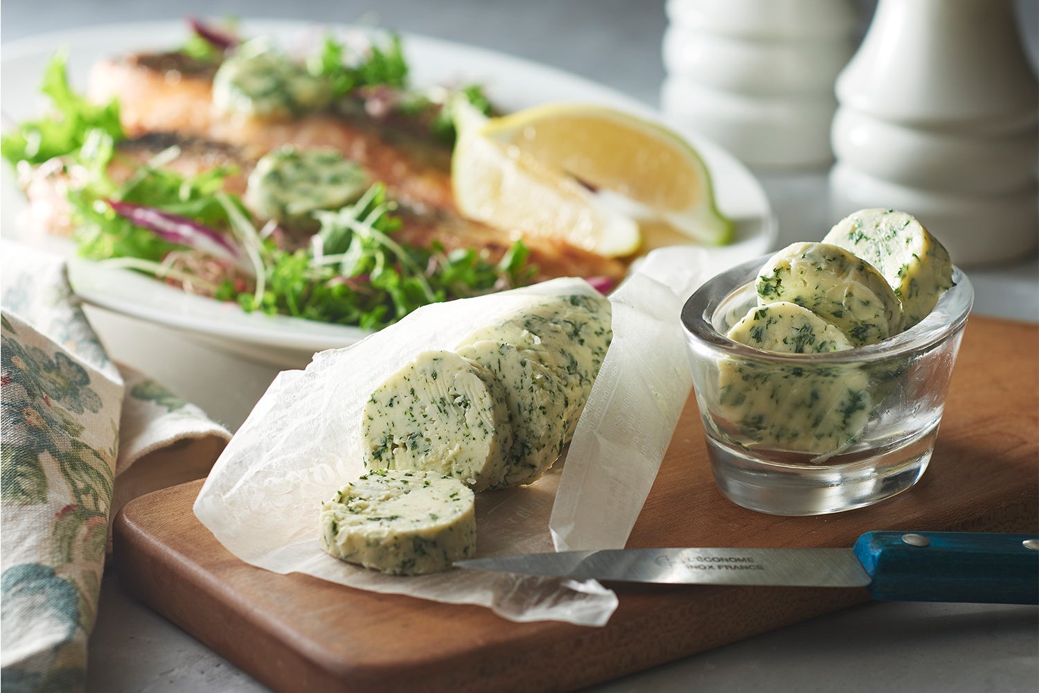 ハーブバター・魚のムニエル