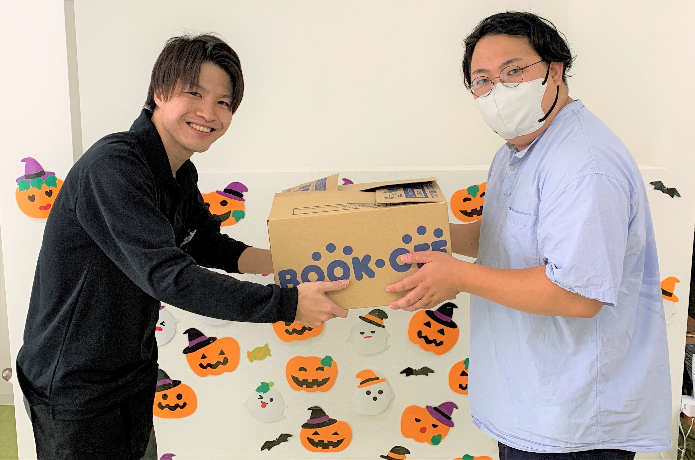 キッズクラブ蔵前での寄贈の様子