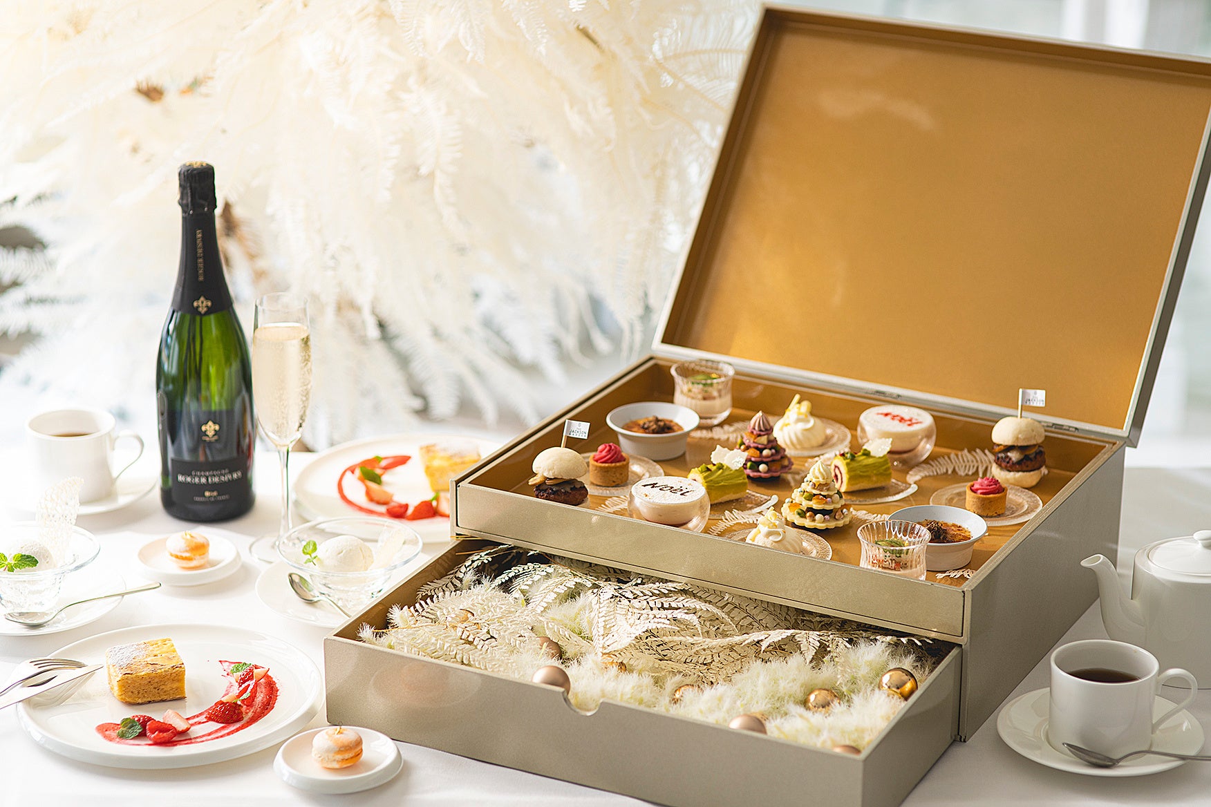 【12月2日（火）スタート】ホリデーシーズン限定アフタヌーンティー『コフレ・ド・ノエル』が登場＊10/31(金）より予約約受付スタート｜ザ ジャクソン ガーデン
