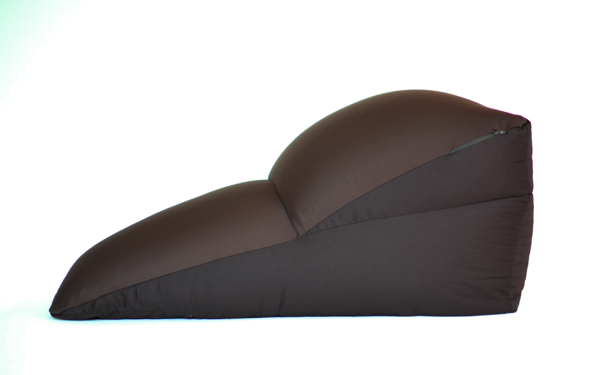 人類の新たな作業姿勢、誕生。整体師推奨の「よつんばいソファ」は