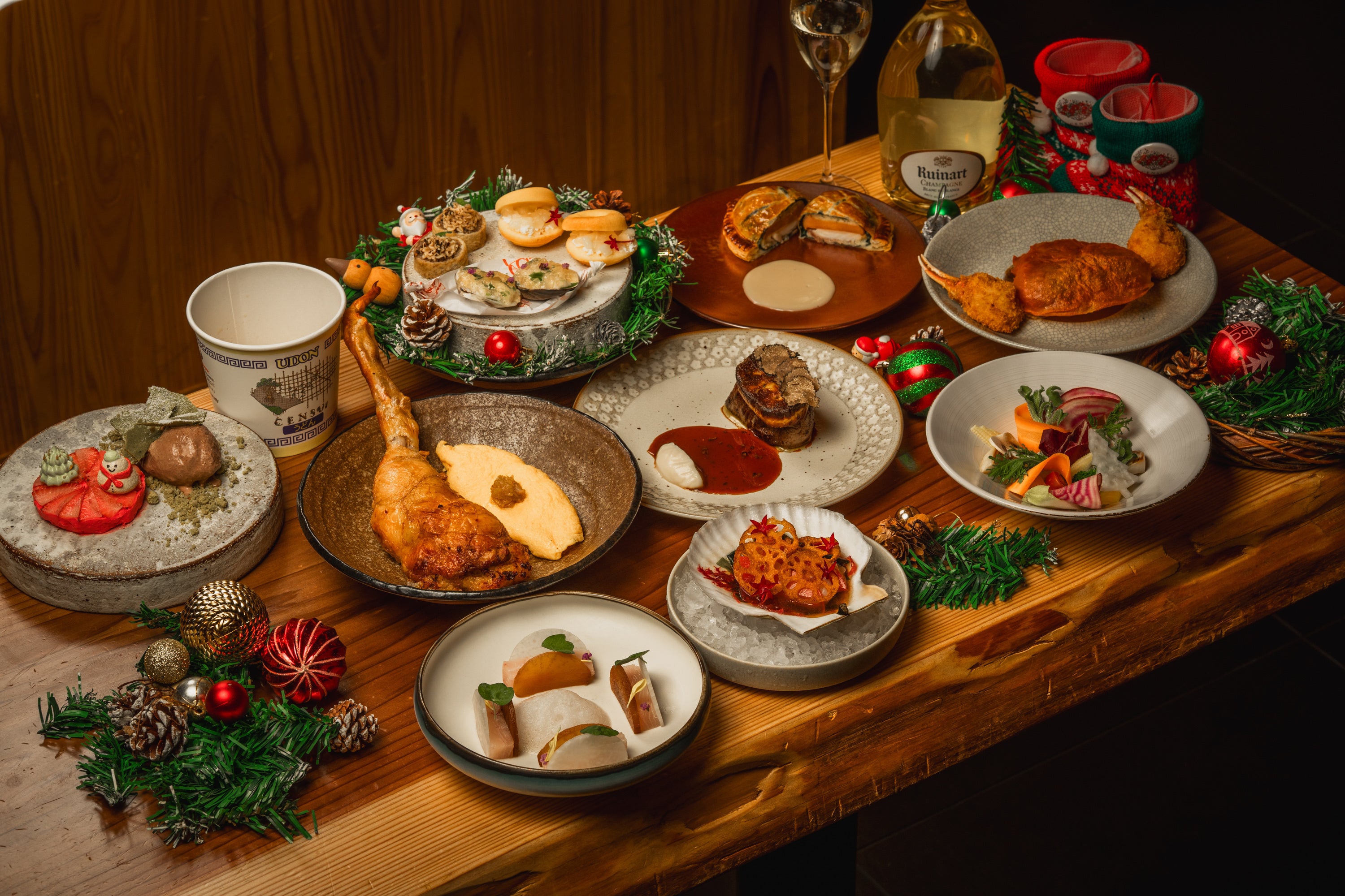 新感覚の“IZAKAYA”料理を提供する「CENSU TOKYO」から聖なる夜を彩るクリスマス限定コースが登場！自宅で気軽に楽しめる特製ローストチキンのテイクアウトも
