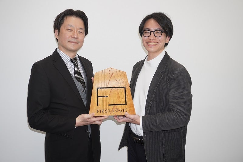 左から瀬川晶司六段、ファーストロジック人事責任者菊池