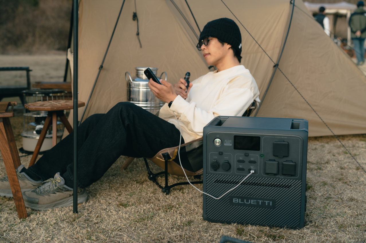 究極の全天候型、BLUETTI新作「大容量ポータブル電源AC240」早割