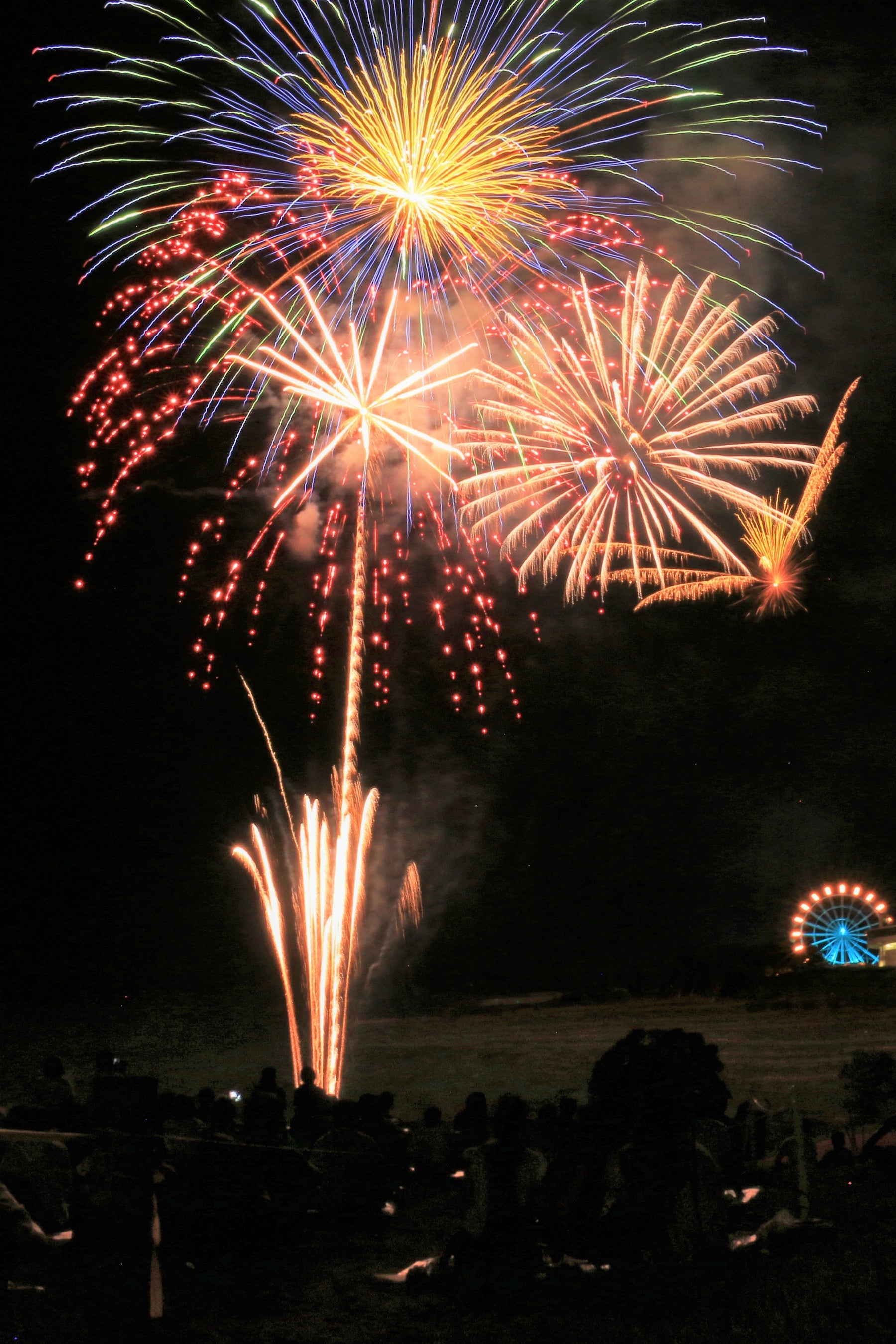 マザー牧場で大迫力の打ち上げ花火「サマーナイトファーム」が、明日