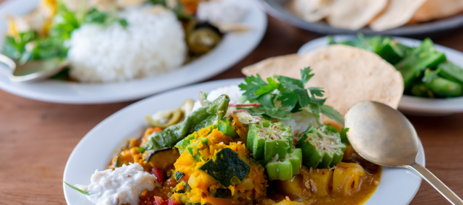 ネパール料理は、食べやすいよう少し日本風の味付けにアレンジ（写真はイメージです）