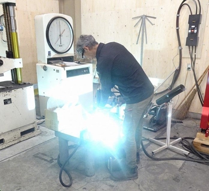 スタッド溶接の様子