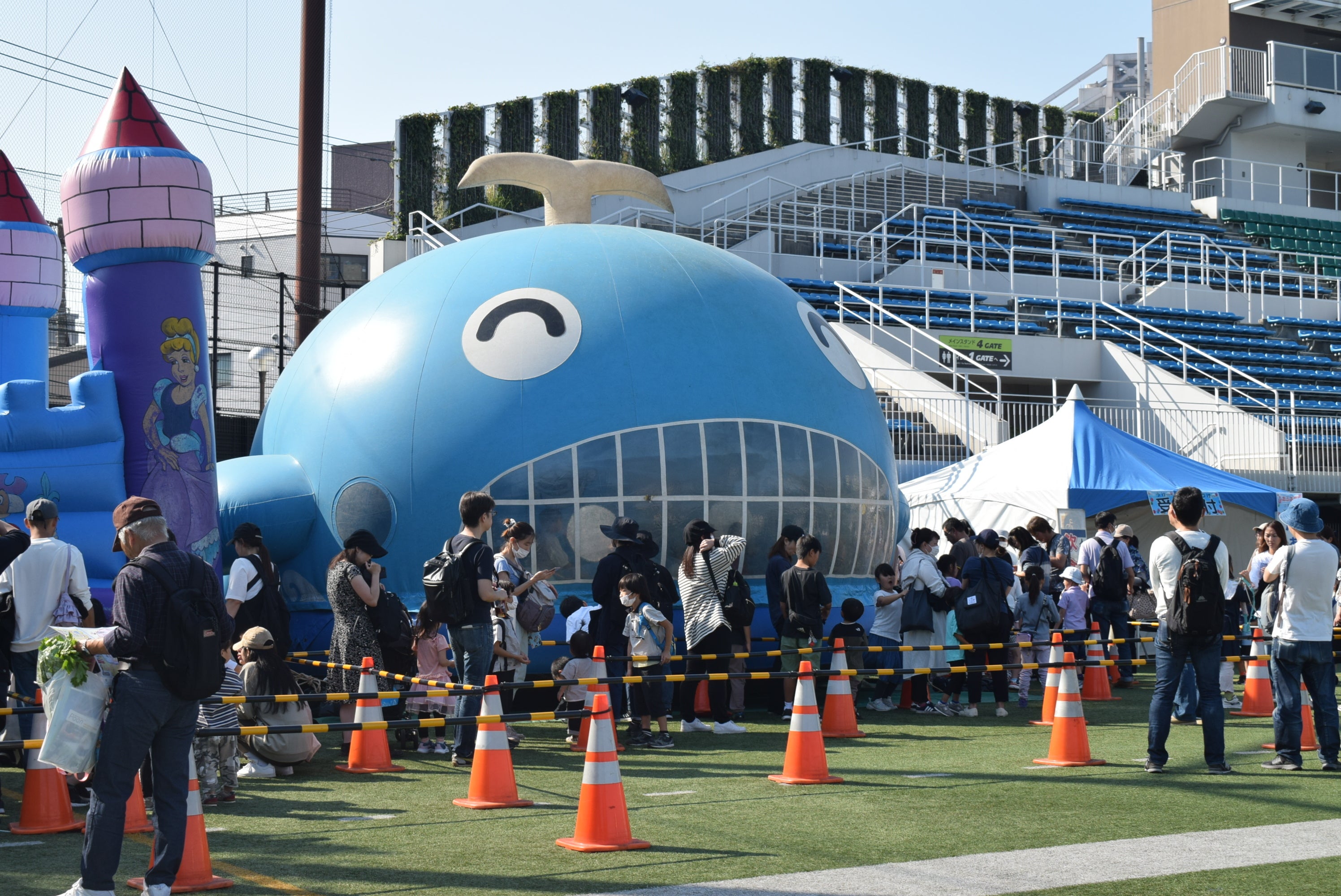子どもたちが喜ぶふあふあ  （昨年開催時の様子）