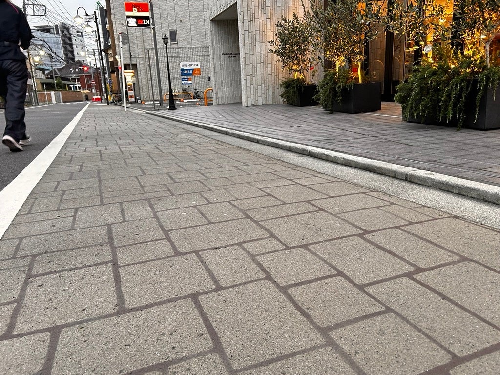 ②歴史の道誘導舗装