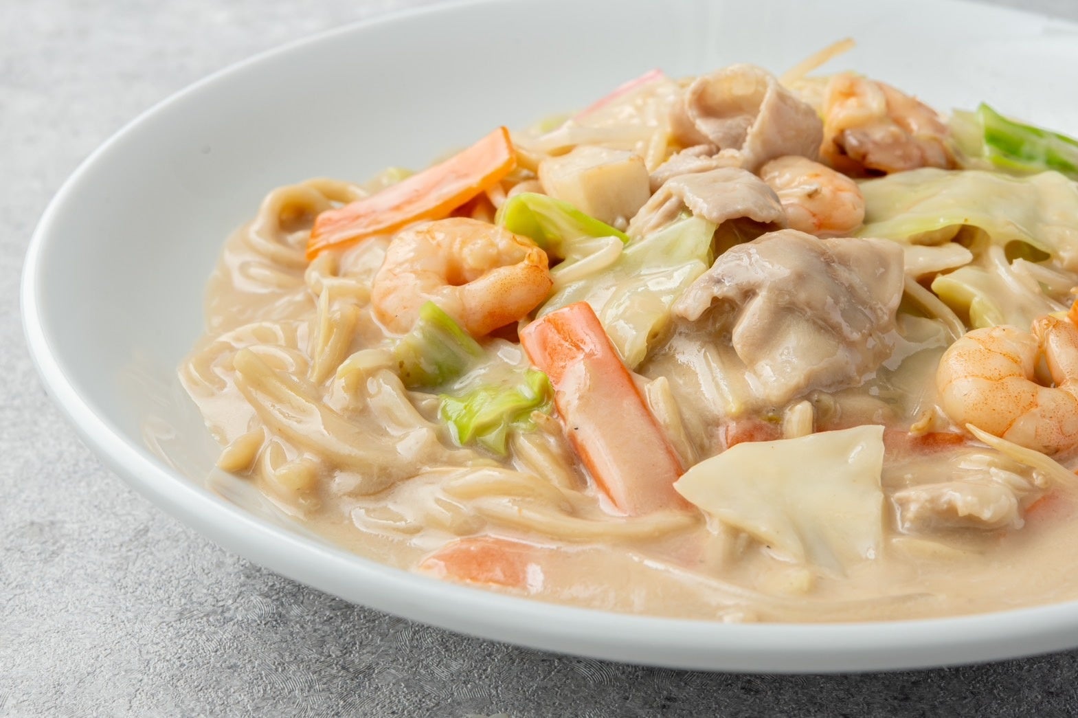 獅子林皿うどん (昼=900円、夜=980円)