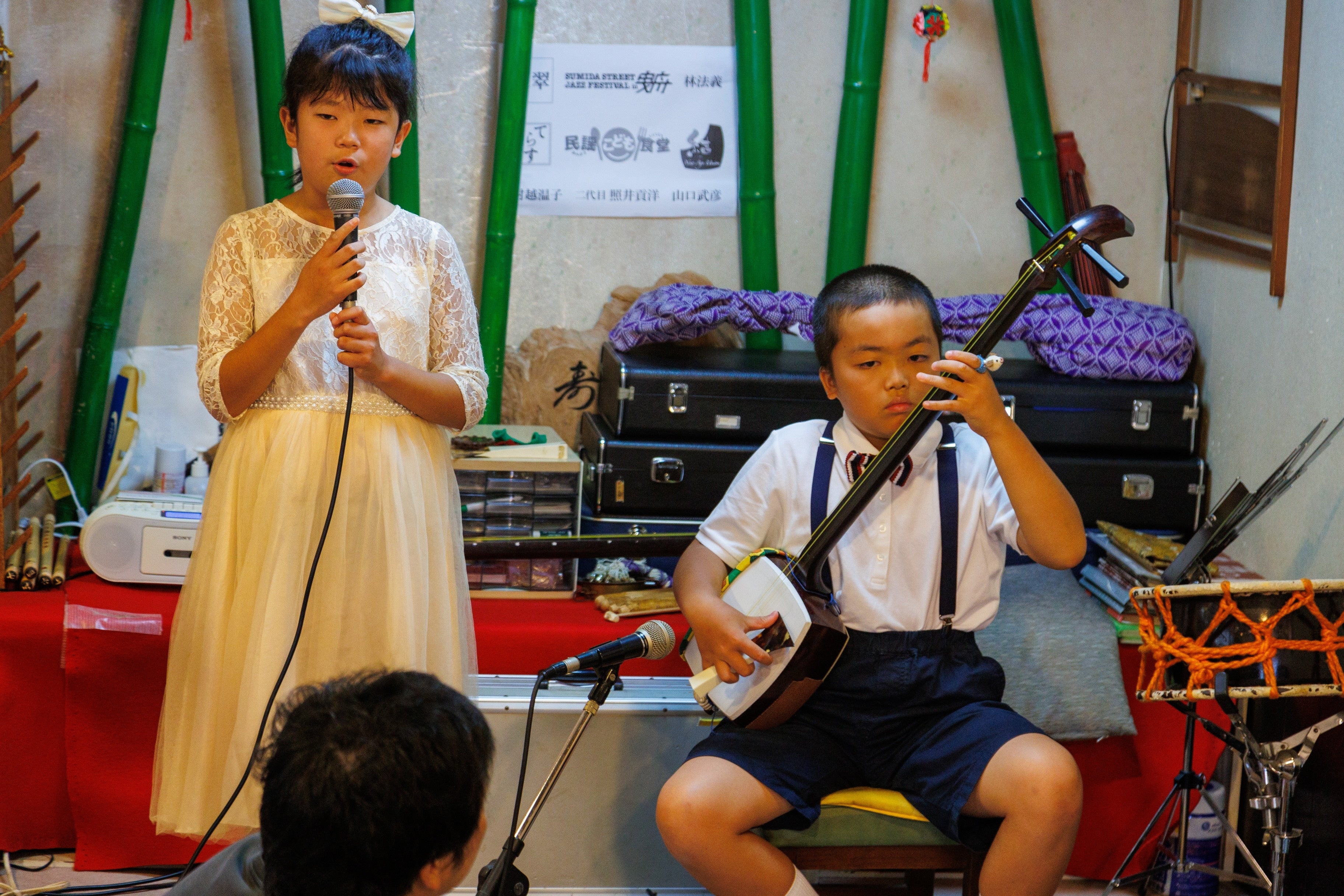 小４コンビニよる民謡披露