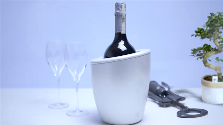 氷や水を無駄にしない革新的な新常識】日本初上陸！イタリア製ワイン