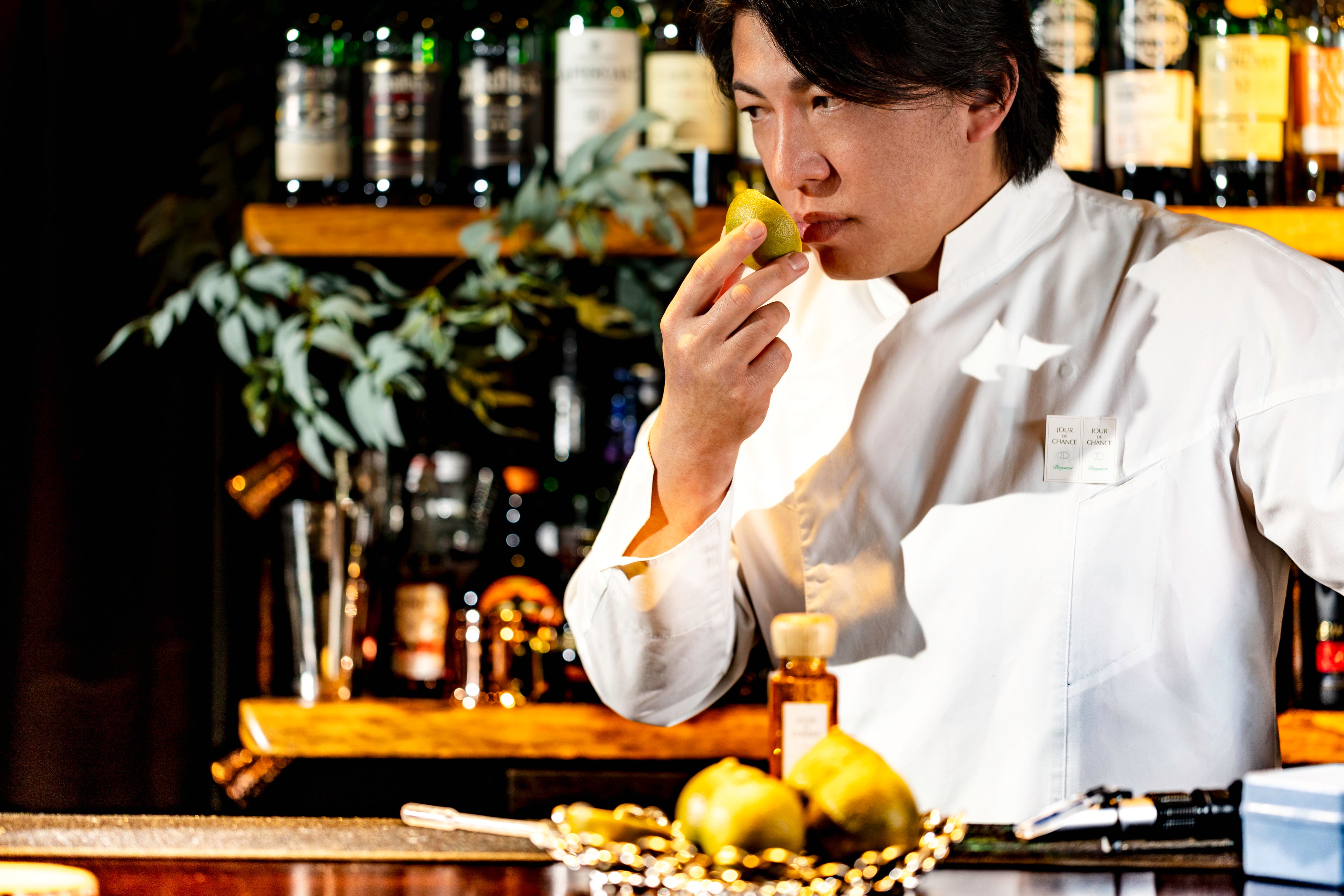 集英社 - 暈　ﾊﾞｰﾃﾝﾀﾞｰ ｼﾘｰｽﾞ+ｼｬﾝﾊﾟｰﾆｭ＋ｶｸﾃﾙ＋ｷﾞｬﾙｿﾝ 新春を祝う日本酒×白みその和カクテルも 名バーテンダー・西田