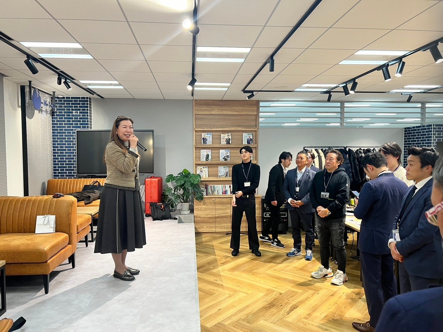 閉会の挨拶（経済界代表　佐藤有美氏）