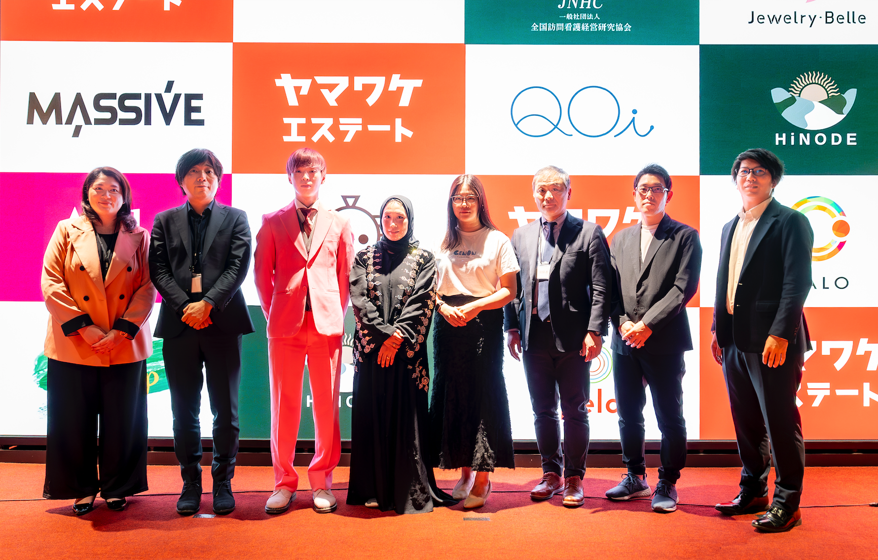 登壇者及び審査員による集合写真